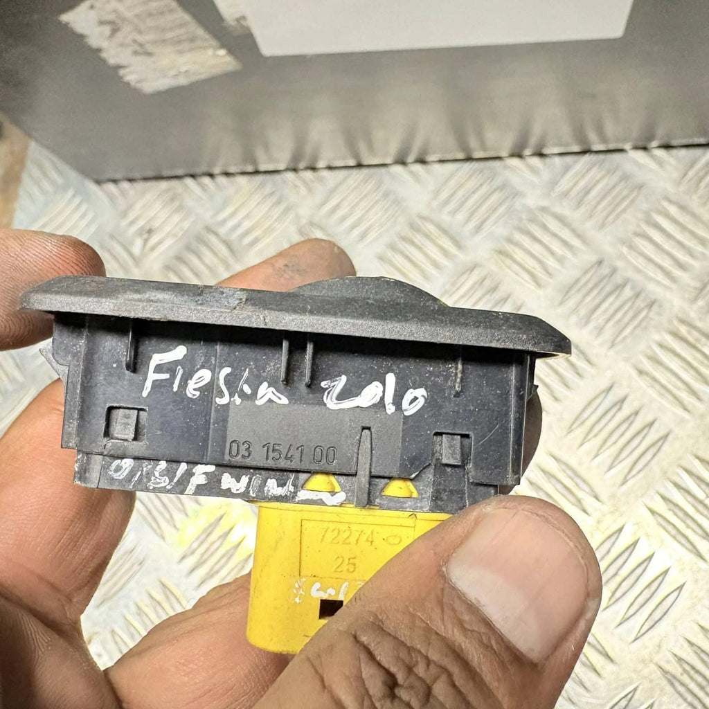 Power Window Control Switch 8A6T14529AA Replacement For Fiesta VI 1.25 2010