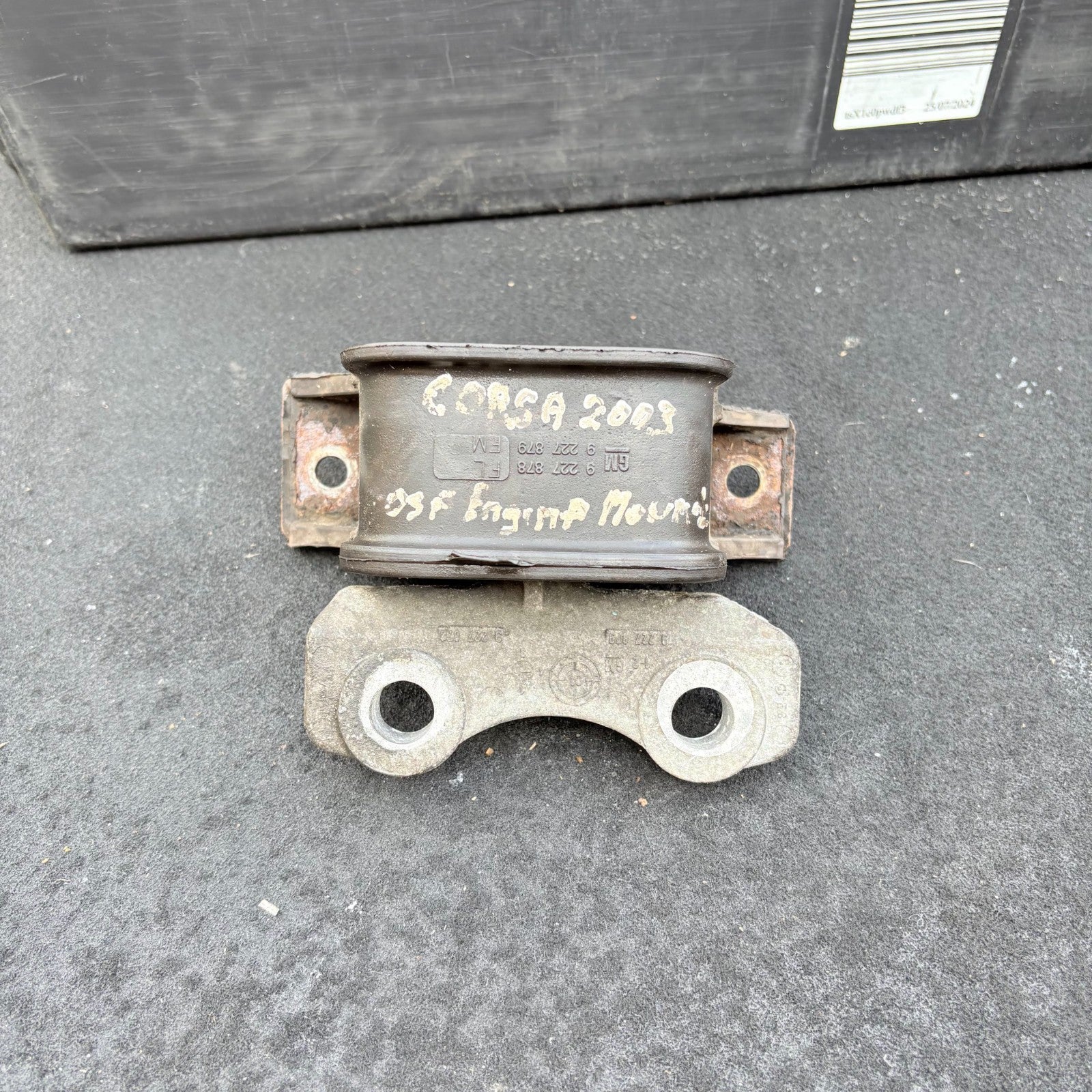 2003 VAUXHALL CORSA DRIVER SIDE LEFT Front Engine Mount 9 227 878