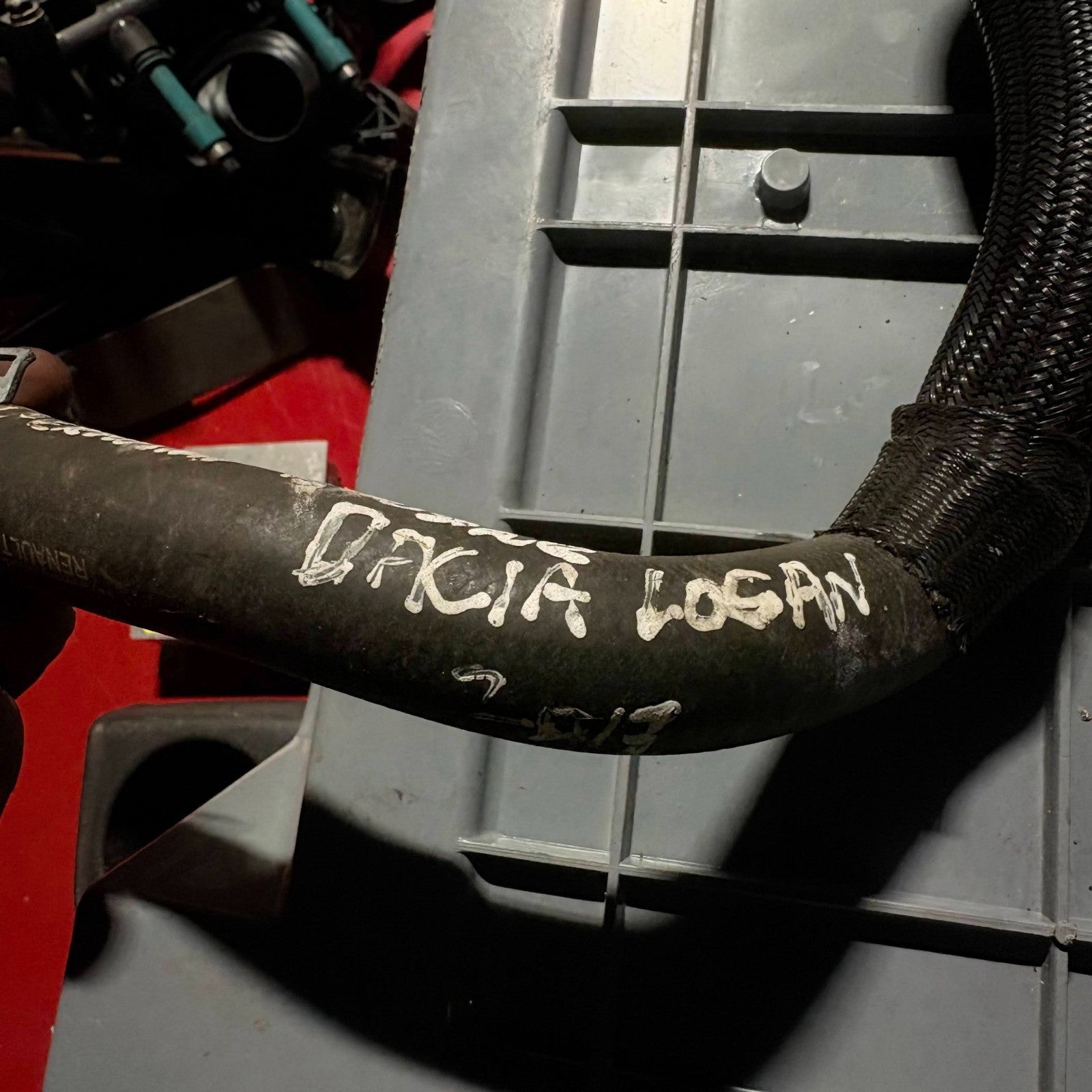 Dacia Logan 2017 Engine Water Coolant Pipe Hose and Thermostat 924005588R