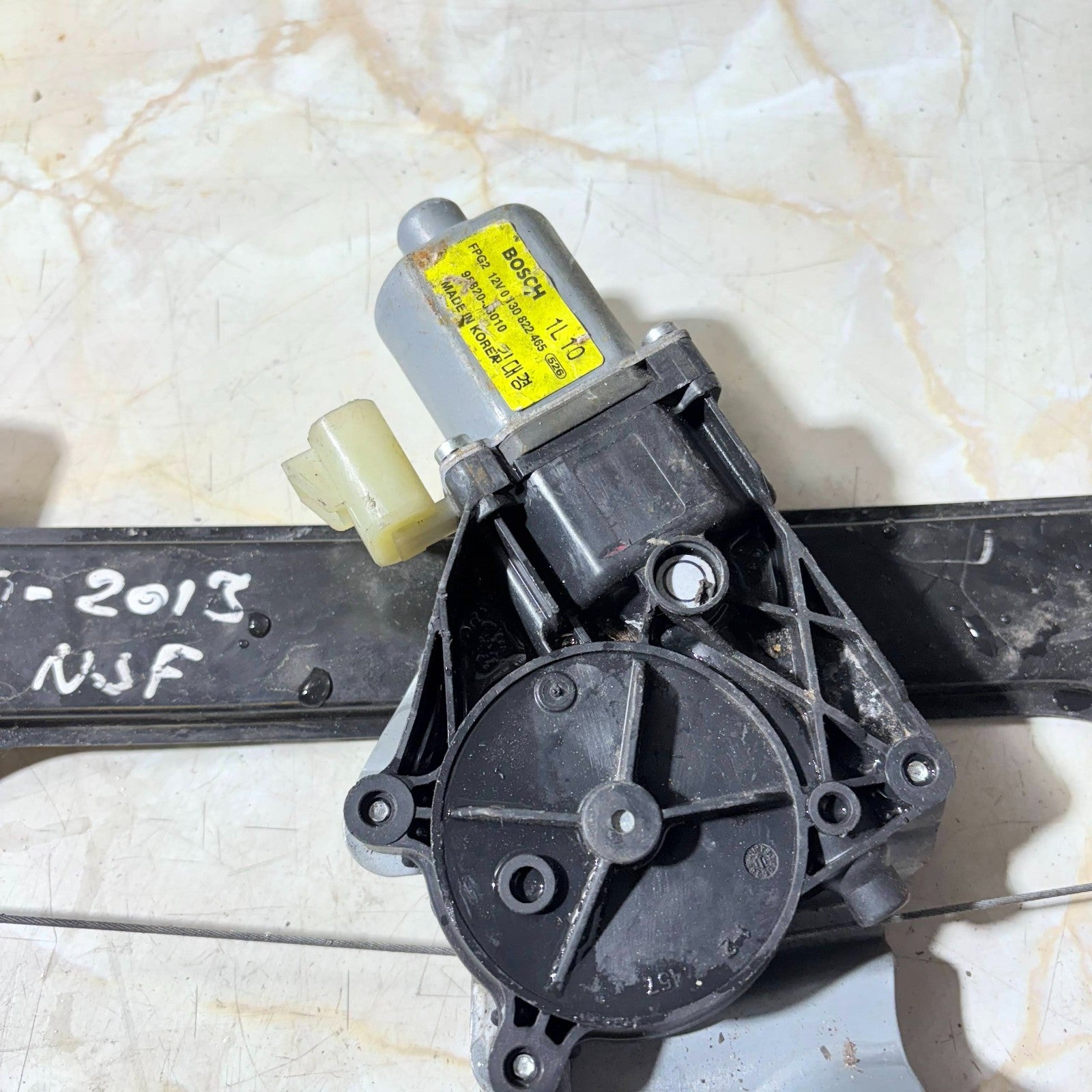 2013 CHEVROLET AVEO PASSENGER FRONT LEFT SIDE WINDOW MOTOR REGULATOR