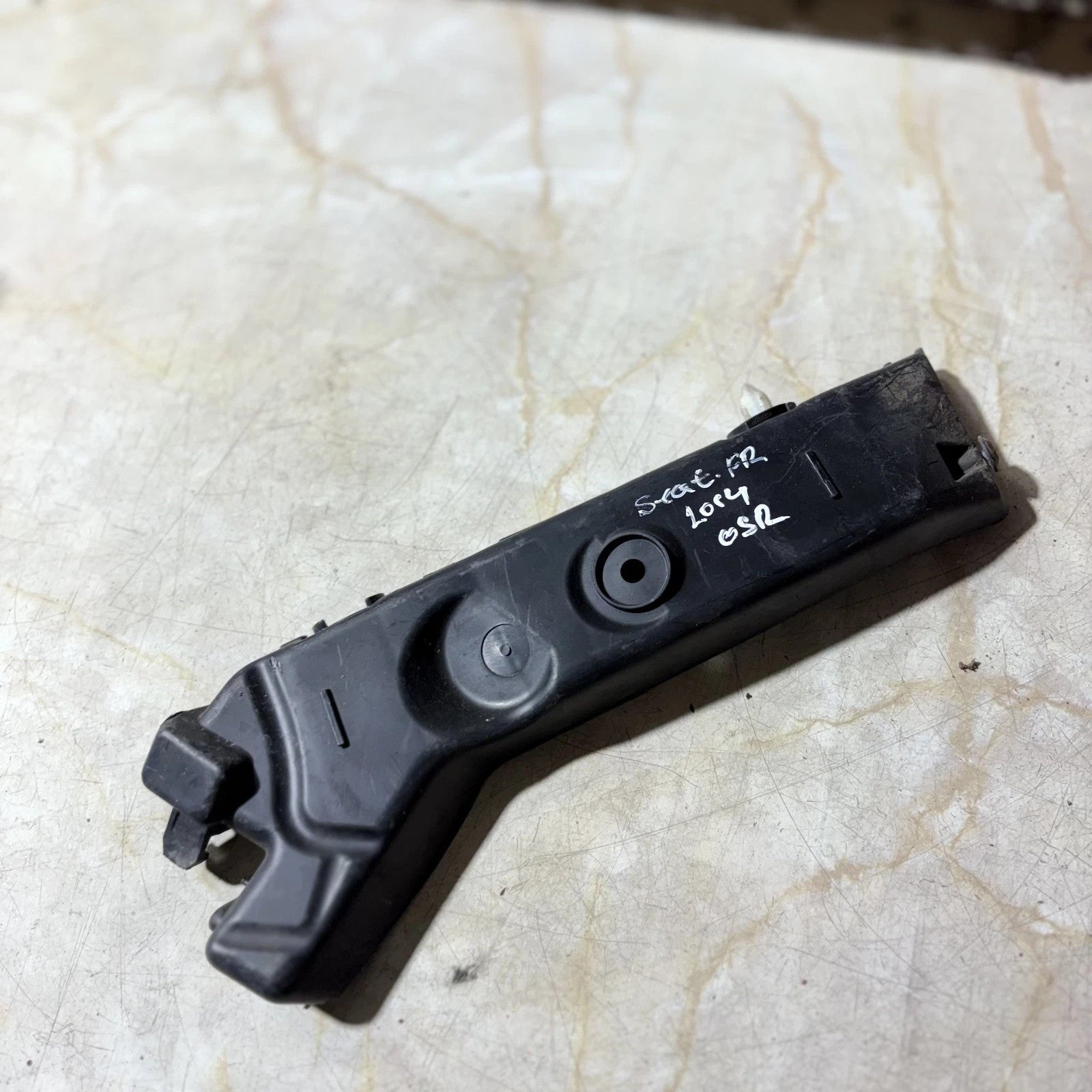 Seat Leon FR 2014 Bumper Bracket Right Rear Driver Side OS
