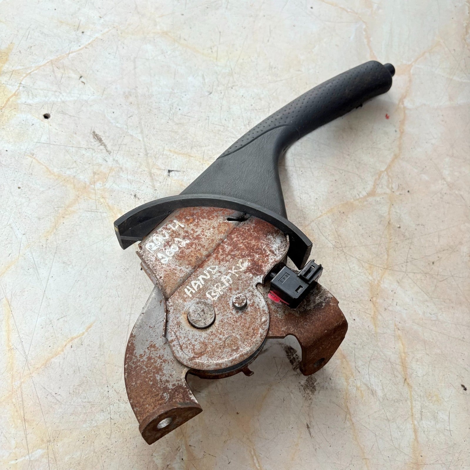 TOYOTA RAV4 2001-2003 HANDBRAKE HANDLE LEVER MECHANISM