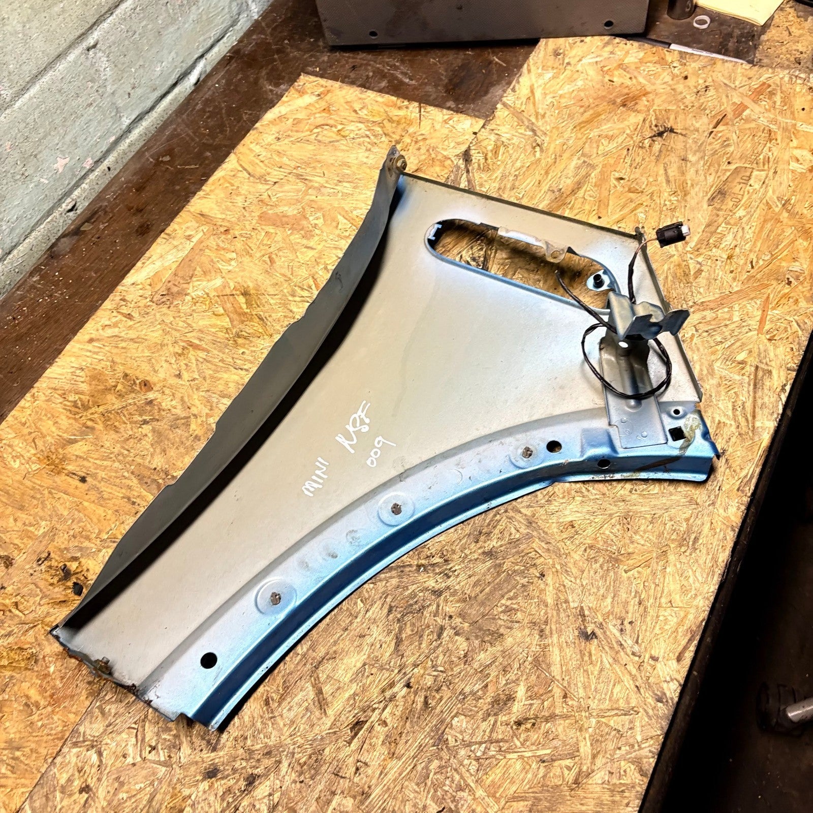 MINI One/Cooper R50/R53 2001-2006 R52 2004-2008 Passenger Front Left Wing Fender