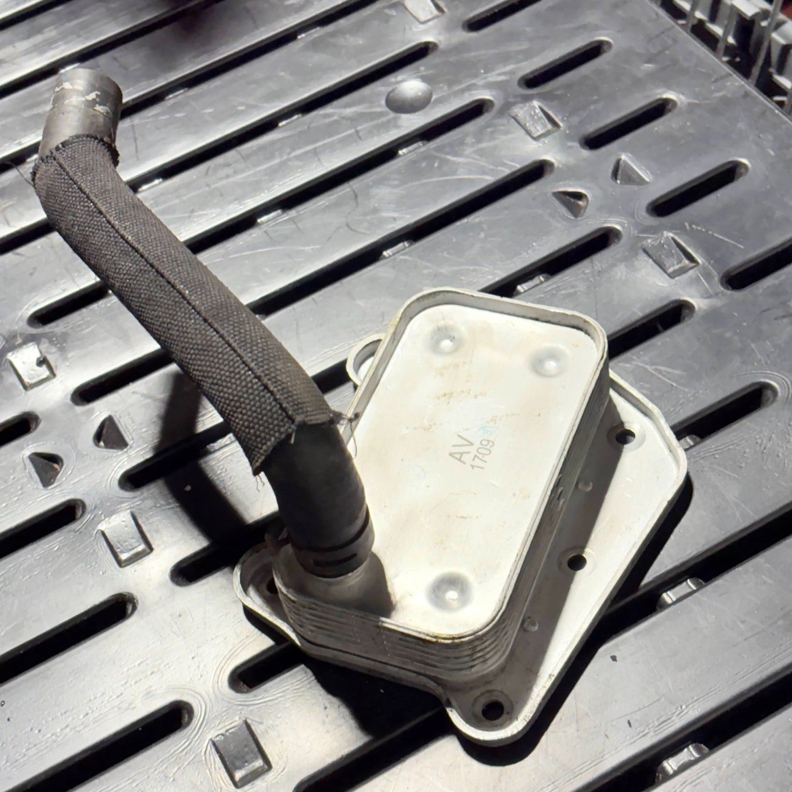 MERCEDES C CLASS C200 AV1709 OIL COOLER