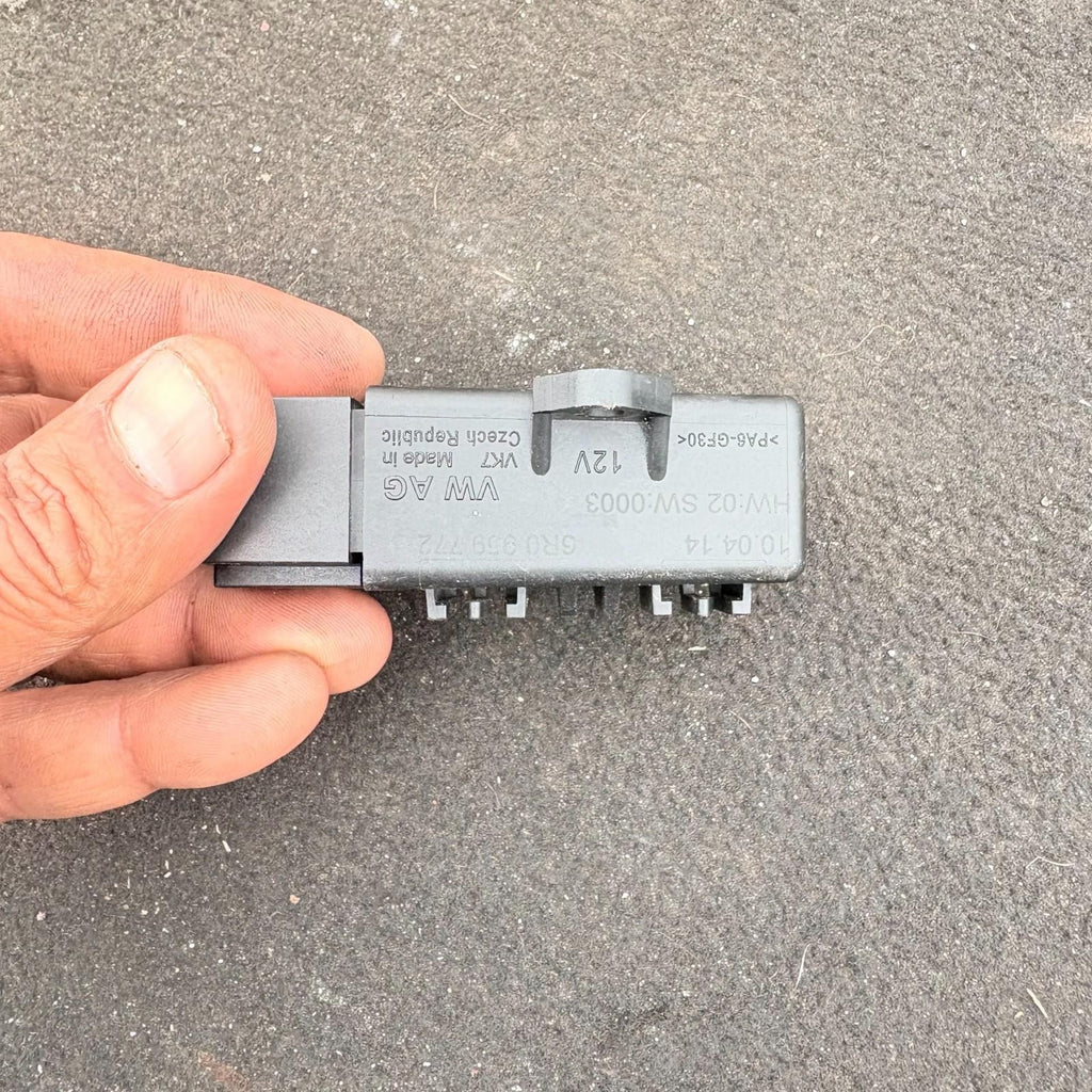 Audi A1 8X 2011-18 VW Polo 6C 2015-18 Ibiza 6P Heated Seat Module 6R0959772D