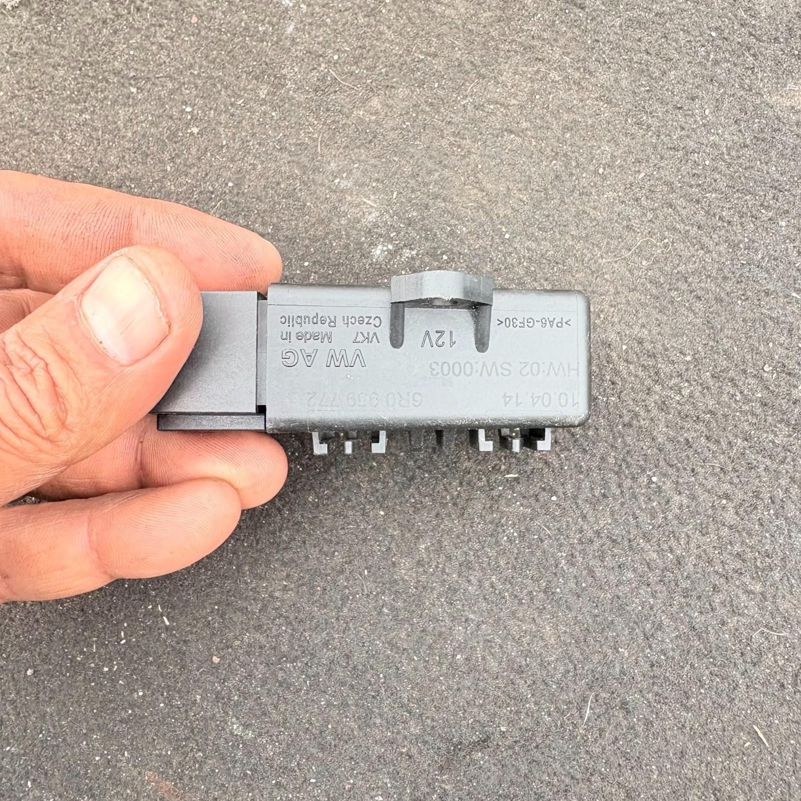 Audi A1 8X 2011-18 VW Polo 6C 2015-18 Ibiza 6P Heated Seat Module 6R0959772D