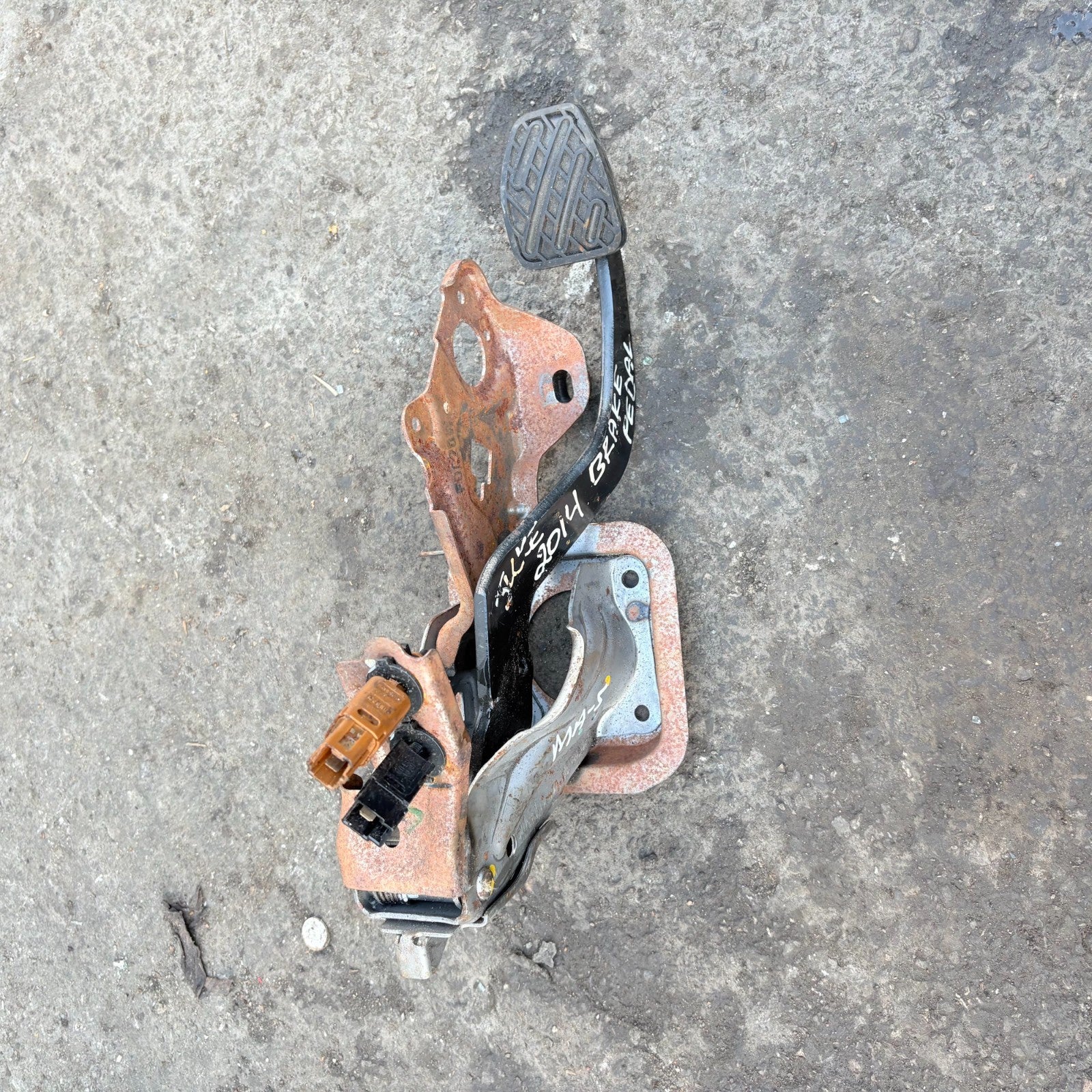 Nissan Juke MK1 F15 6 SPEED MANUAL 2014 Brake Pedal With Sensor