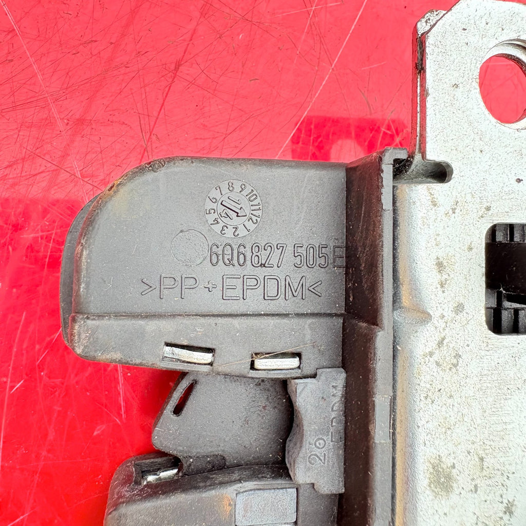 VW POLO 2003-2009 Tailgate Lock 6q6827505e