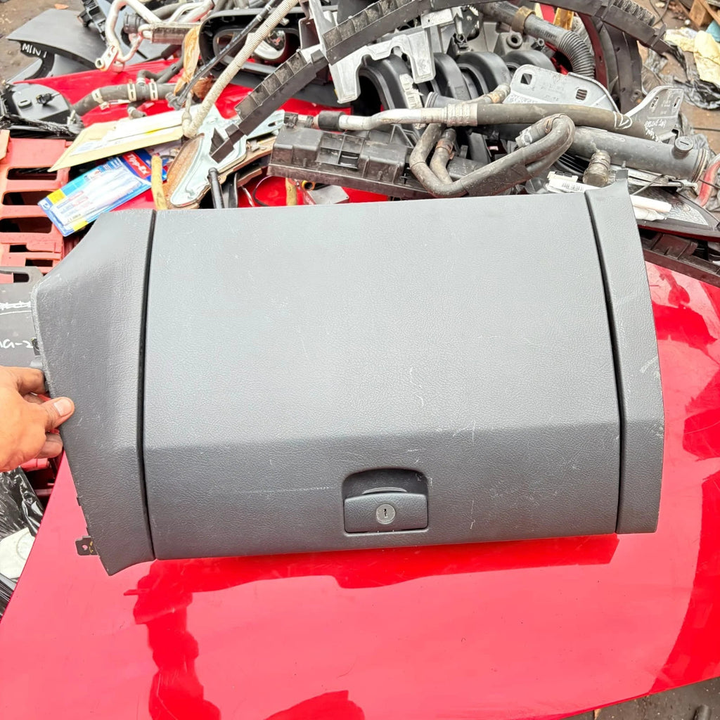 Kia Sorento BL 2002-2008 Dashboard Glove Box Compartment 84541-3E700