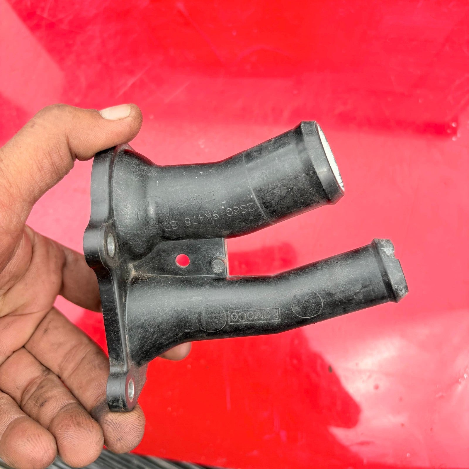 Thermostat Housing 2S6G9K478BD For Ford Focus Fiesta