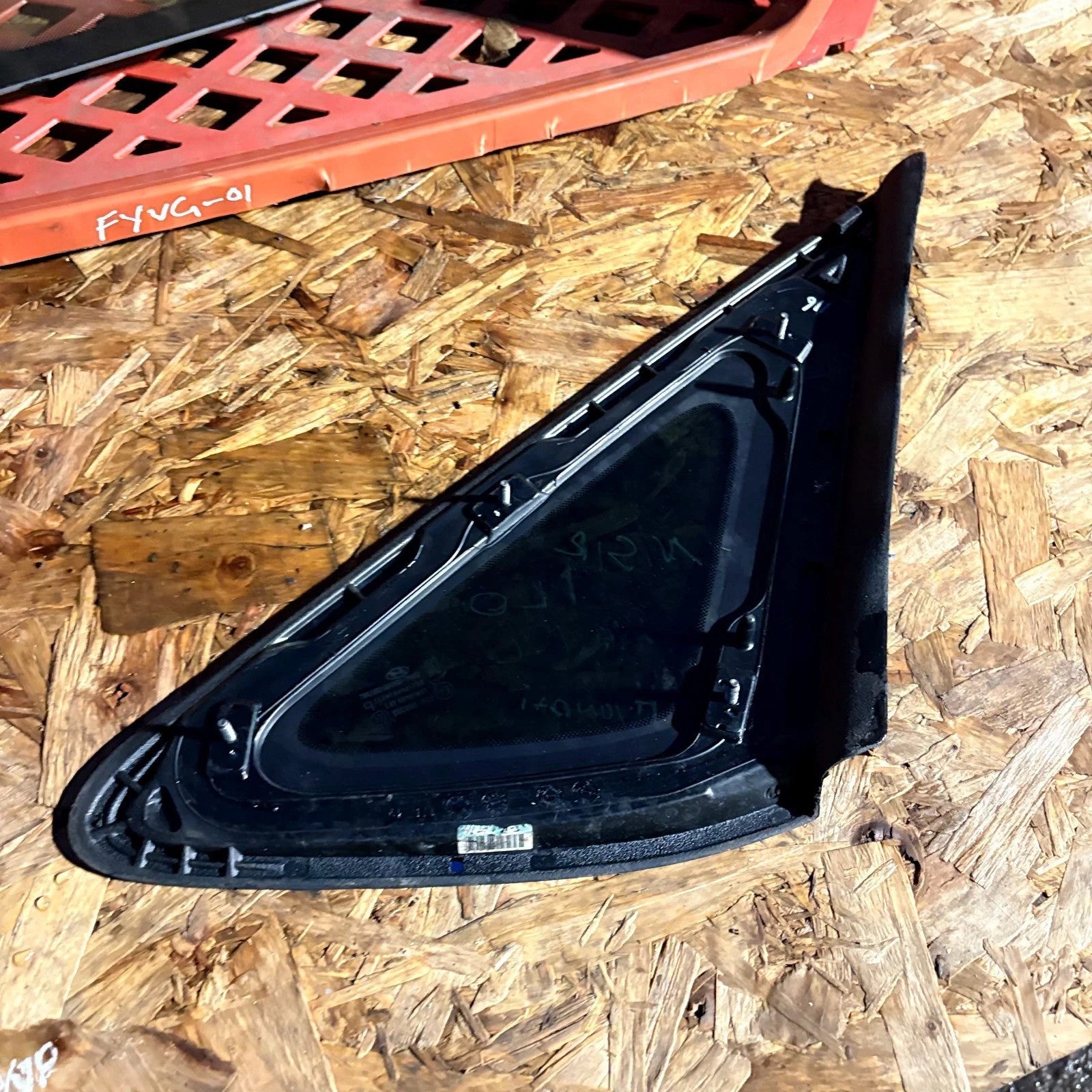 HYUNDAI I40 MK1 REAR PASSENGER LEFT SIDE QUARTER WINDOW GLASS 2011-2019