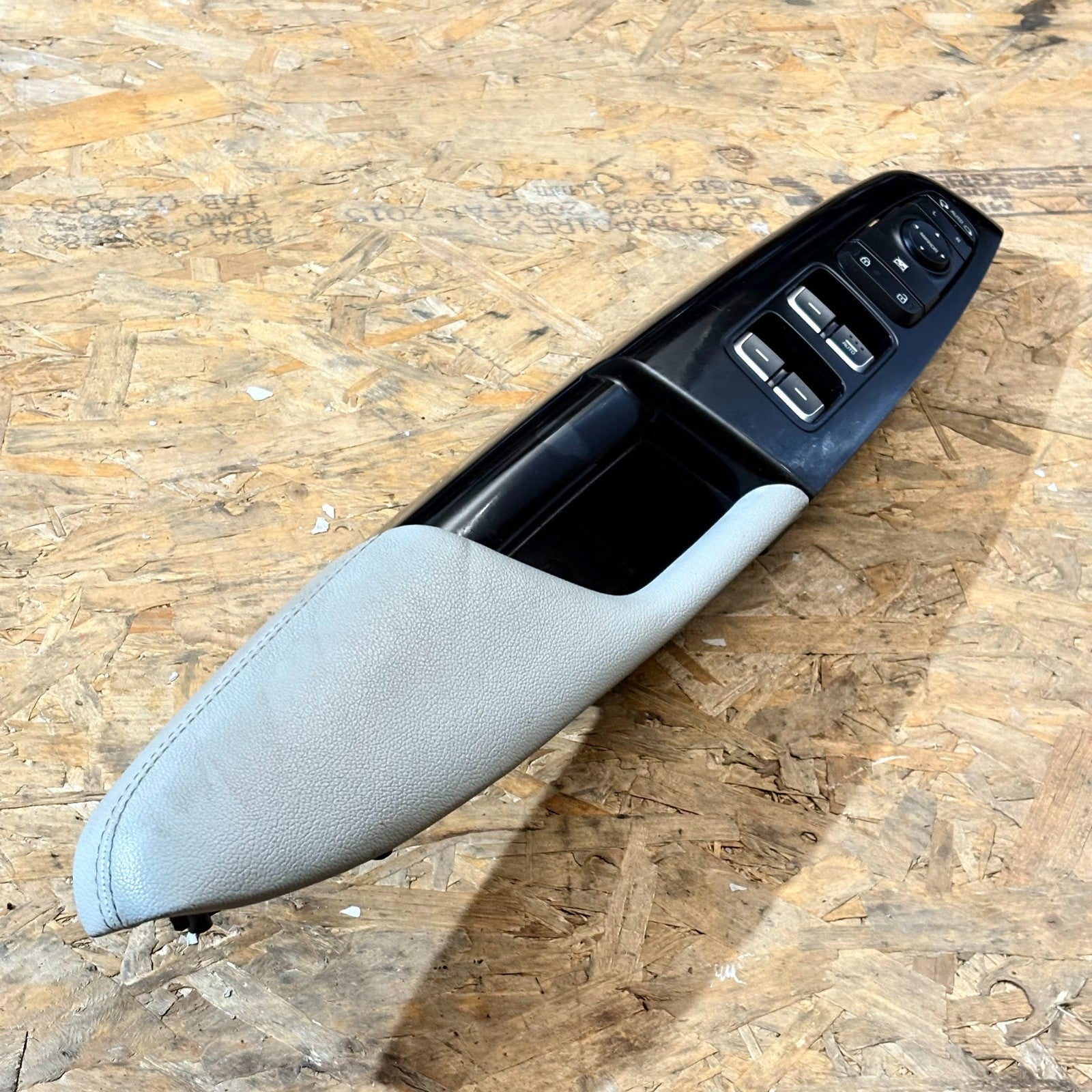 Kia Sportage QL 5dr 2015-2022 RHD Driver Door Window Switch FR 82741-F1000