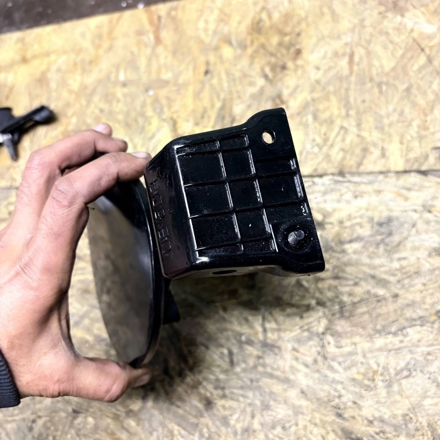 Kia Rio 2012-2017 5dr Hatchback Fuel Filler Flap Tank Door 69510-1W200