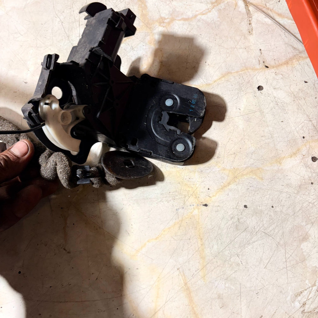 Audi TT 2008 Tailgate Boot Lid Lock Catch