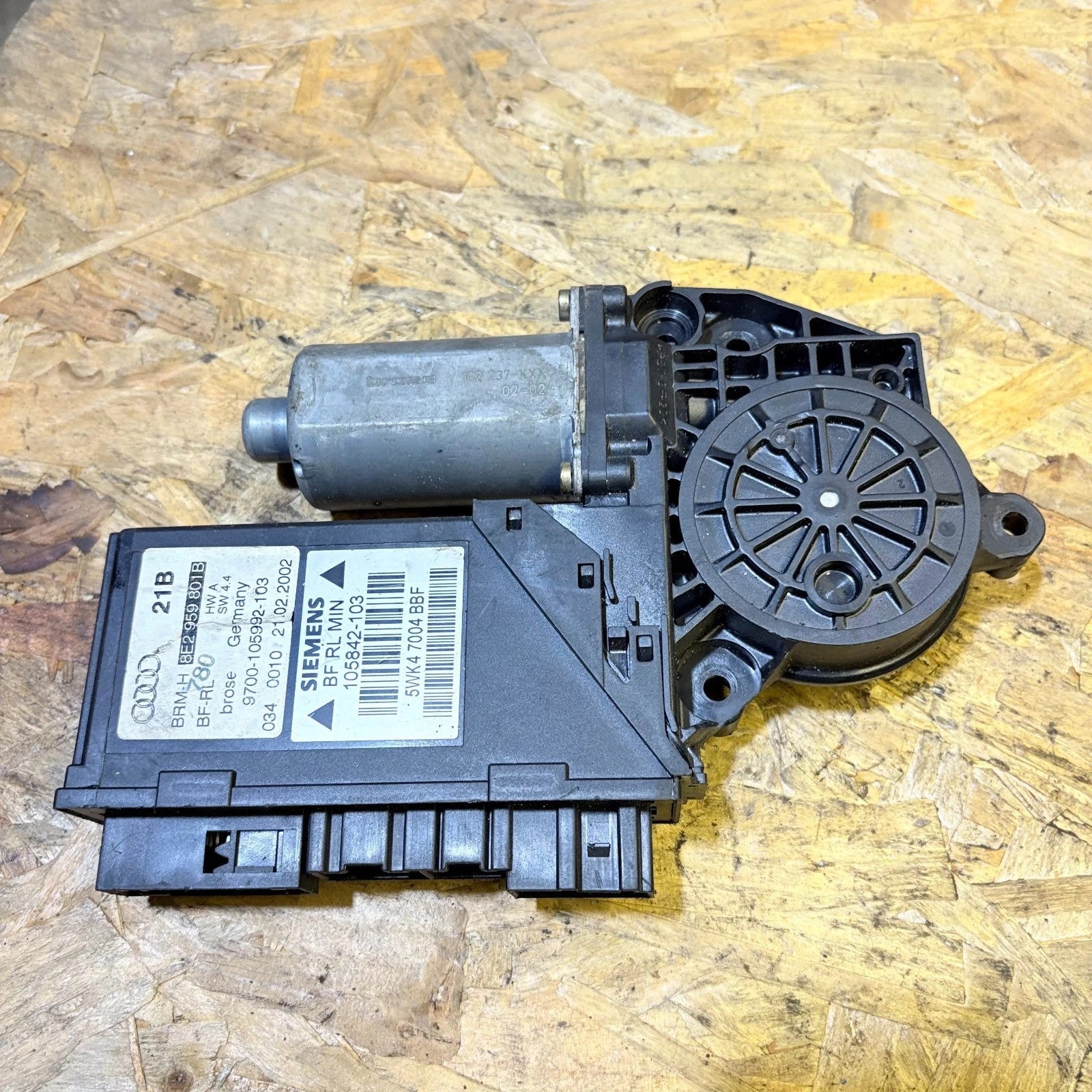 Audi 2002 Convertible Window Regulator Motor Front Left 8E2959801B