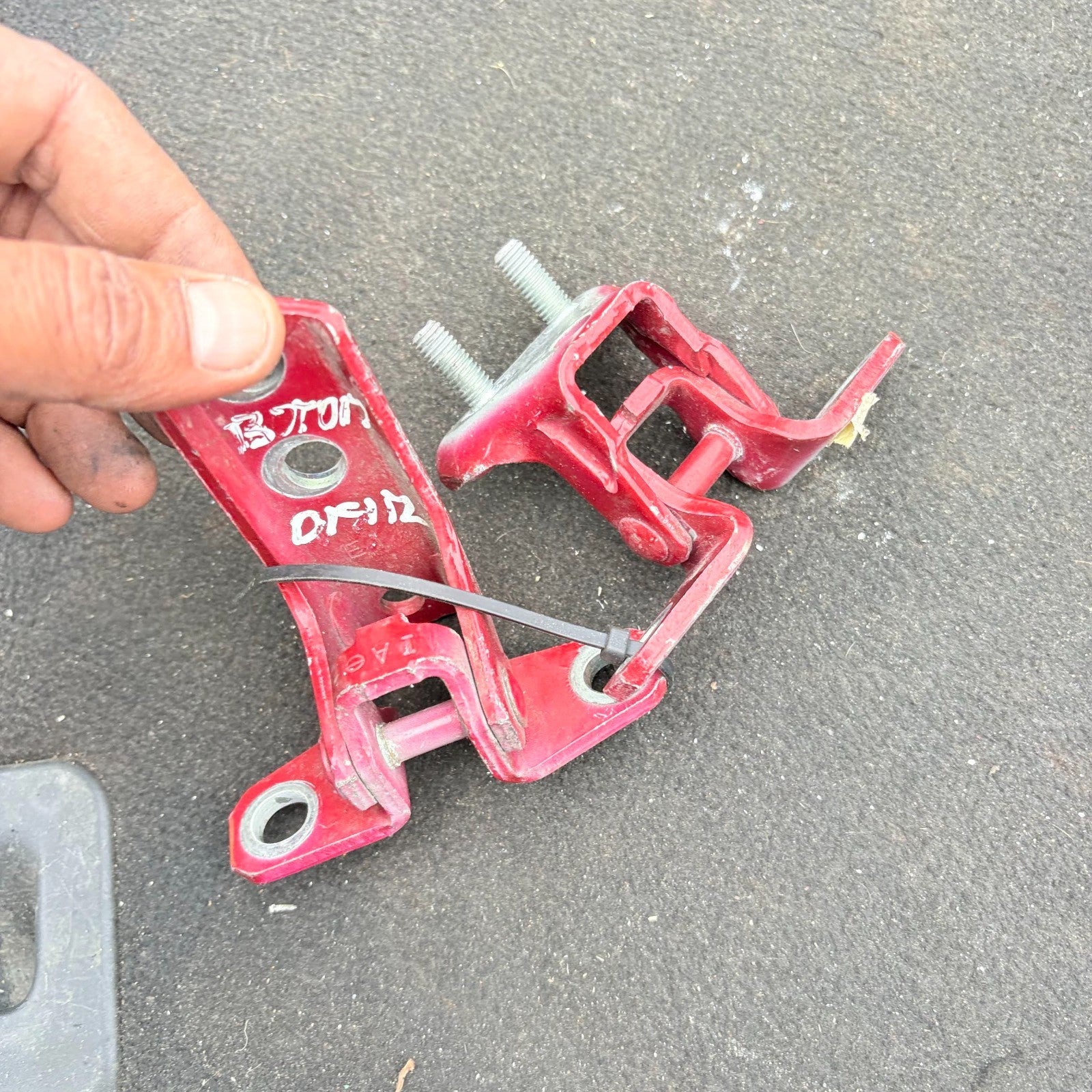 2010 MITSUBISHI LANCER GS2 OSR REAR DRIVER RIGHT SIDE DOOR HINGES PAIR
