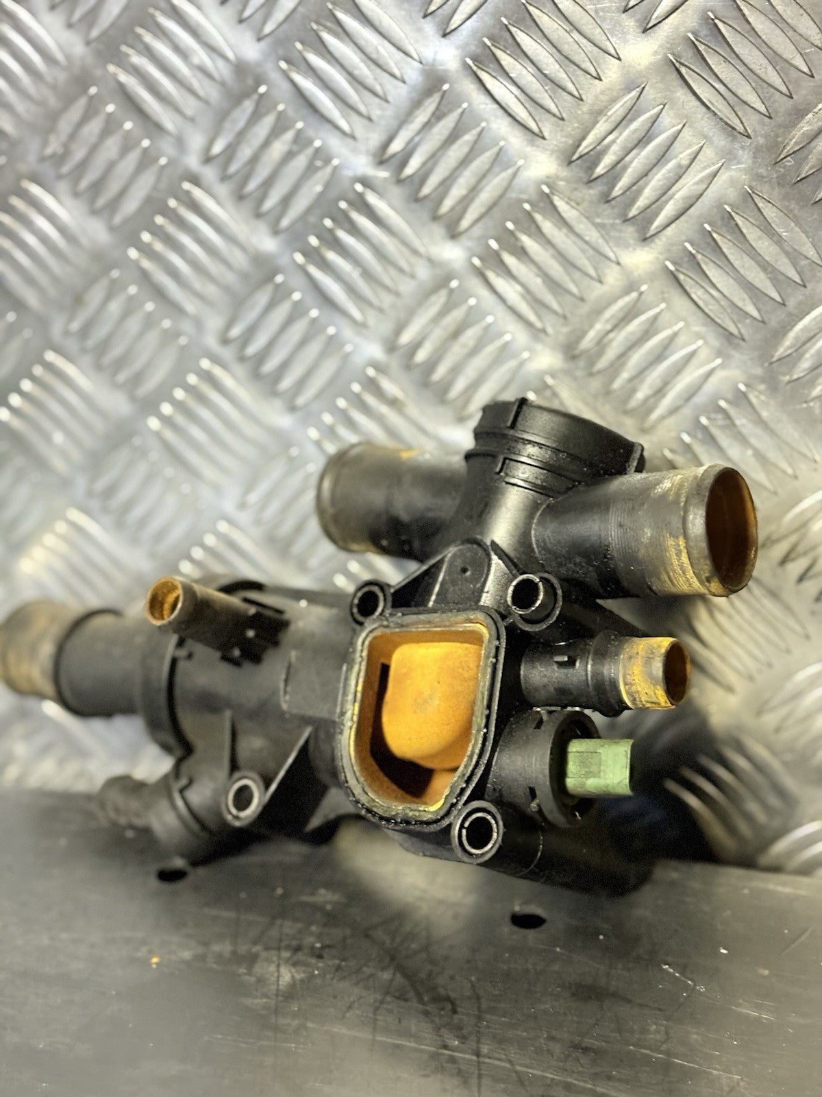 Citroen Dispatch II 2.0 HDi 140 RHR Thermostat Housing 2007-2016