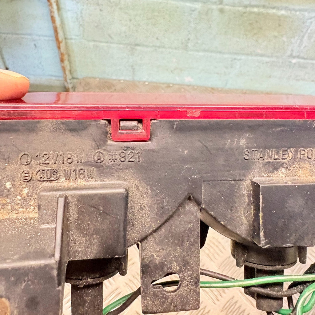 MITSUBISHI SHOGUN 2003 REAR HIGH LEVEL BRAKE LIGHT P0223S
