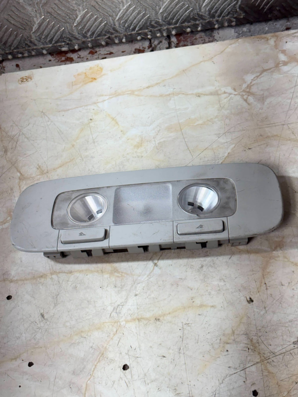VW Golf Jetta Passat Touran Audi A3 Rear Dome Light 947291 SB7FR 1K0947291