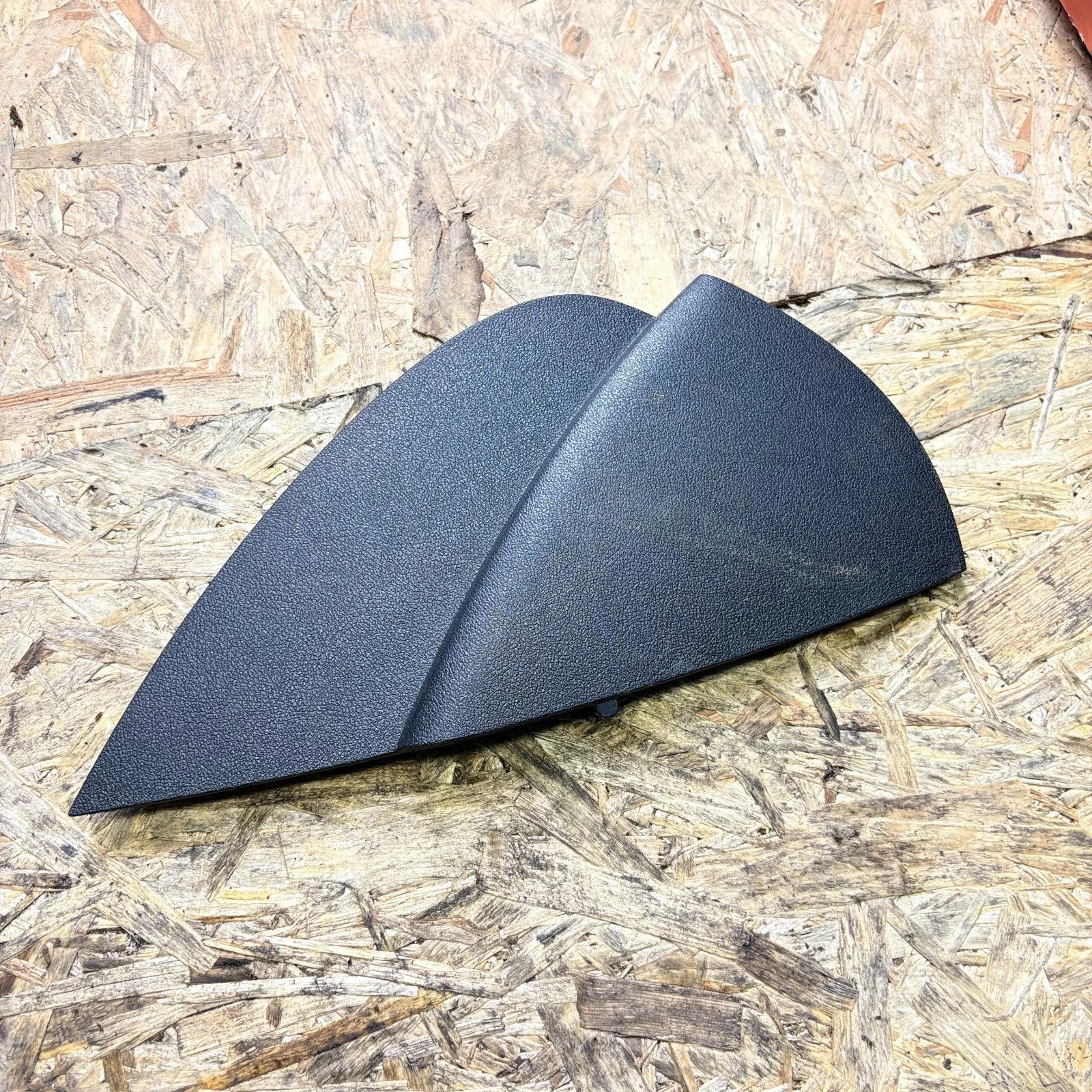 AUDI A3 2010 OFF SIDE DRIVER SIDE DASHBOARD END COVER CAP TRIM 8P0857086