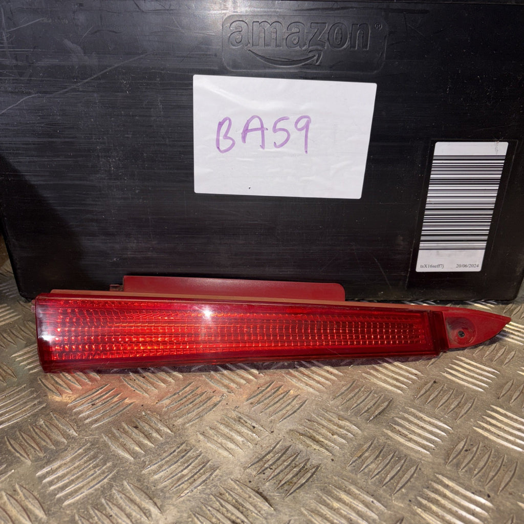 CITROEN C4 HATCHBACK OS REAR UPPER LIGHT REFLECTOR 9655863780 2004-2007 SK57