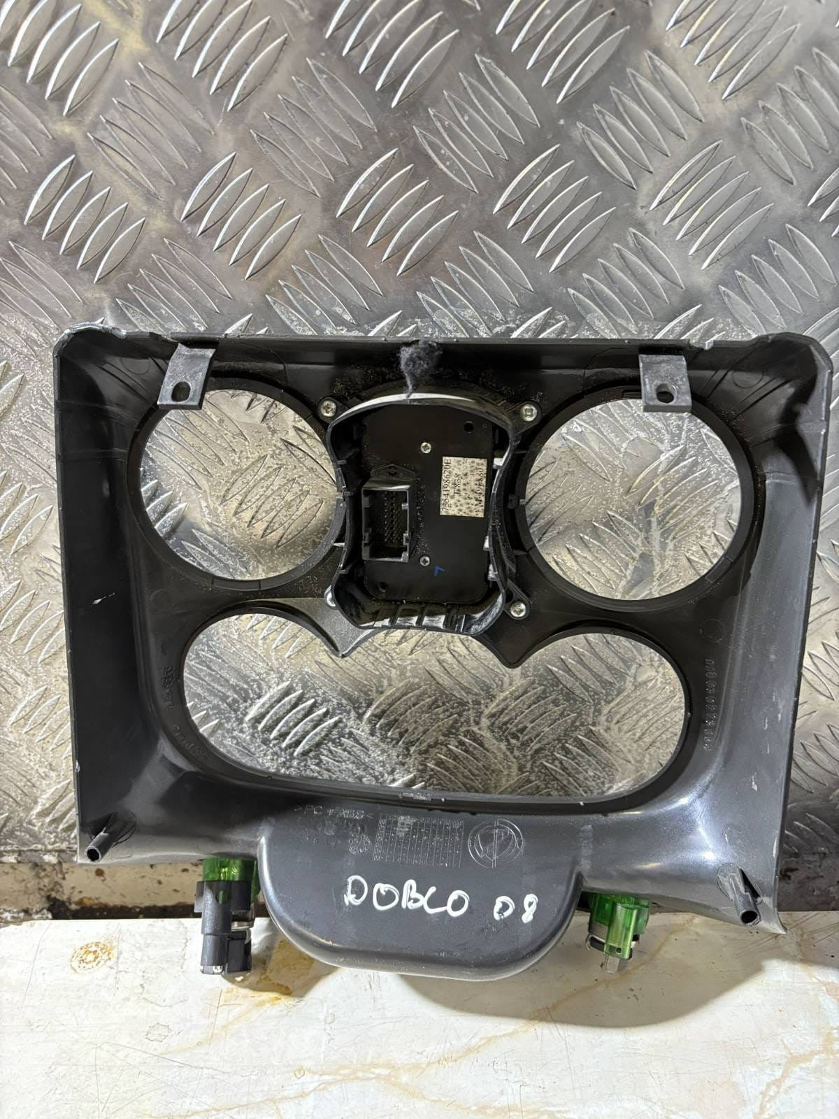 Fiat Doblo I 1.3M-JET 55kW 2008 Air Vent Vent Air Nozzle Centre