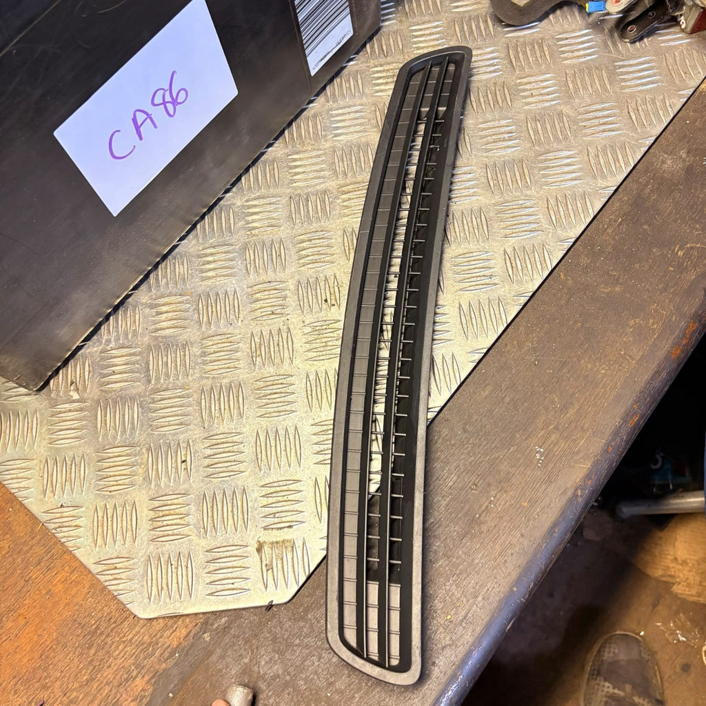 NISSAN QASHQAI J10 2007 FRONT DASHBOARD GRILL WINDSCREEN AIRVENT TRIM TOP UPPER
