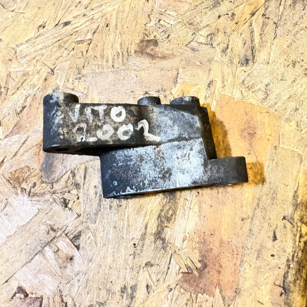 MERCEDES VITO 2002 Arm trim injection