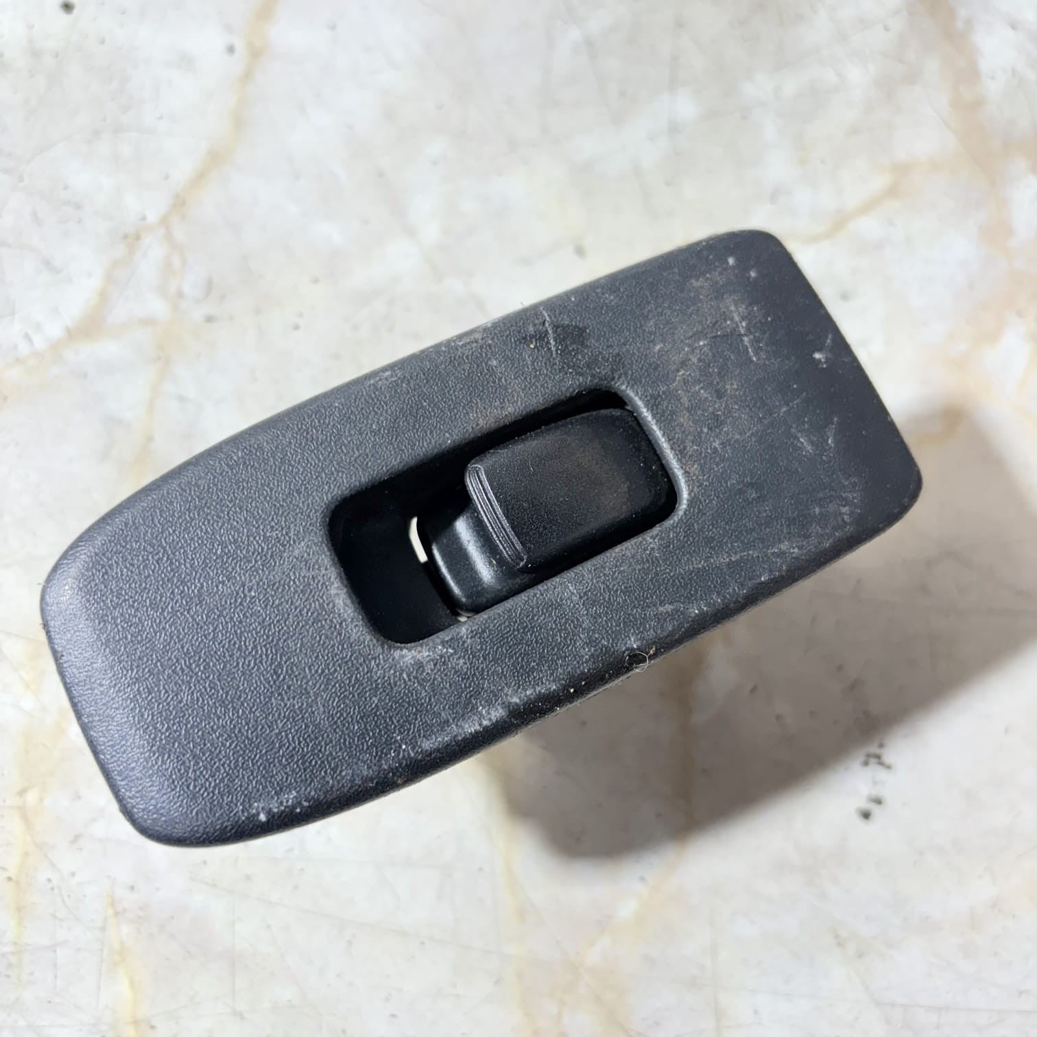 Mitsubishi Shogun Pajero 1999-2006 Front Left Window Switch MR445659