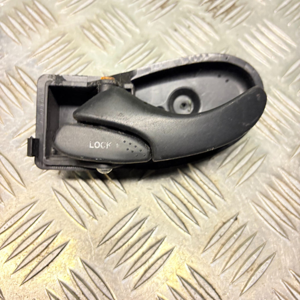 FORD TRANSIT 2010 DOOR HANDLE INTERIOR NSF LEFT PASSENGER FRONT