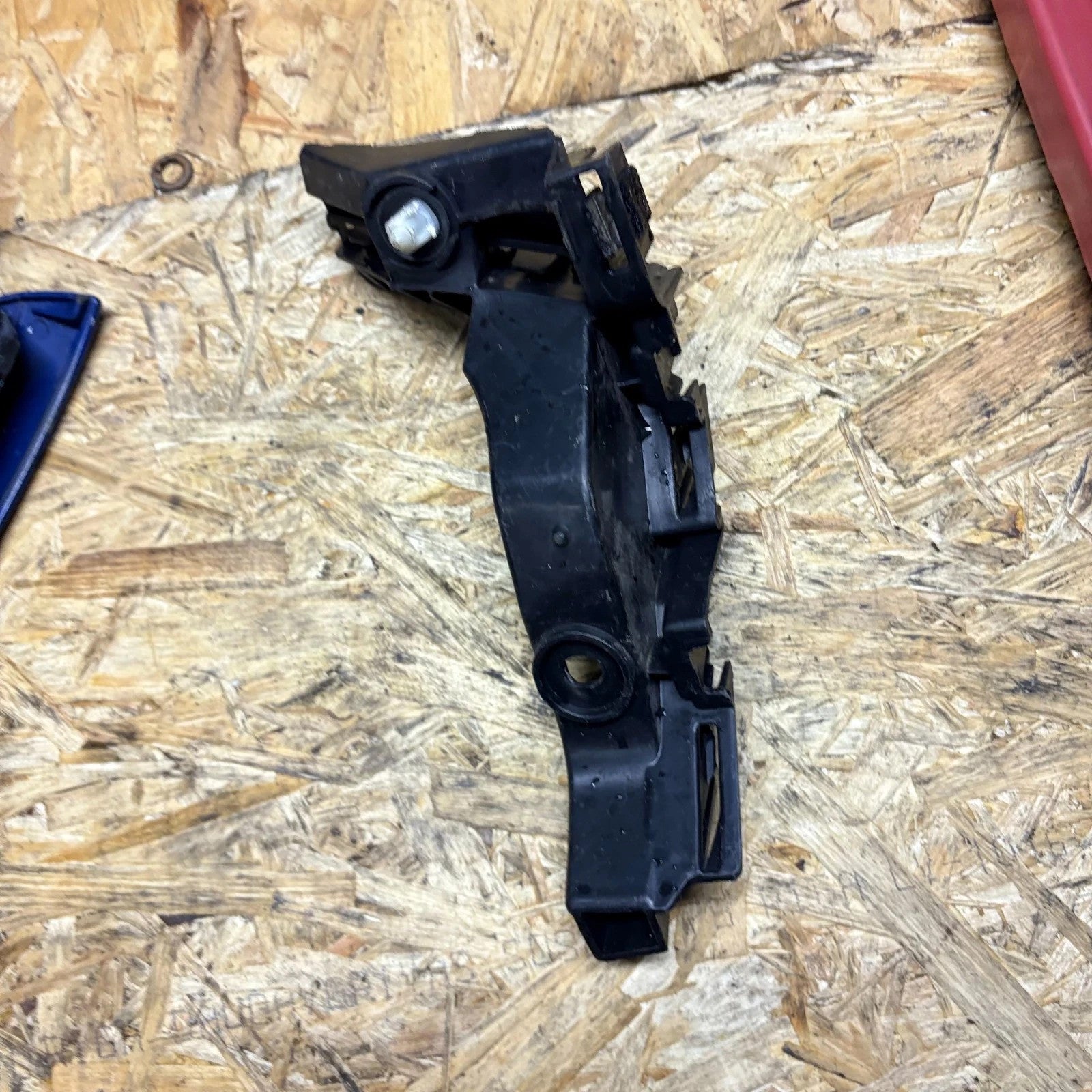 Seat Arona 2017-2021 Rear Left Bumper Bracket Passenger Side