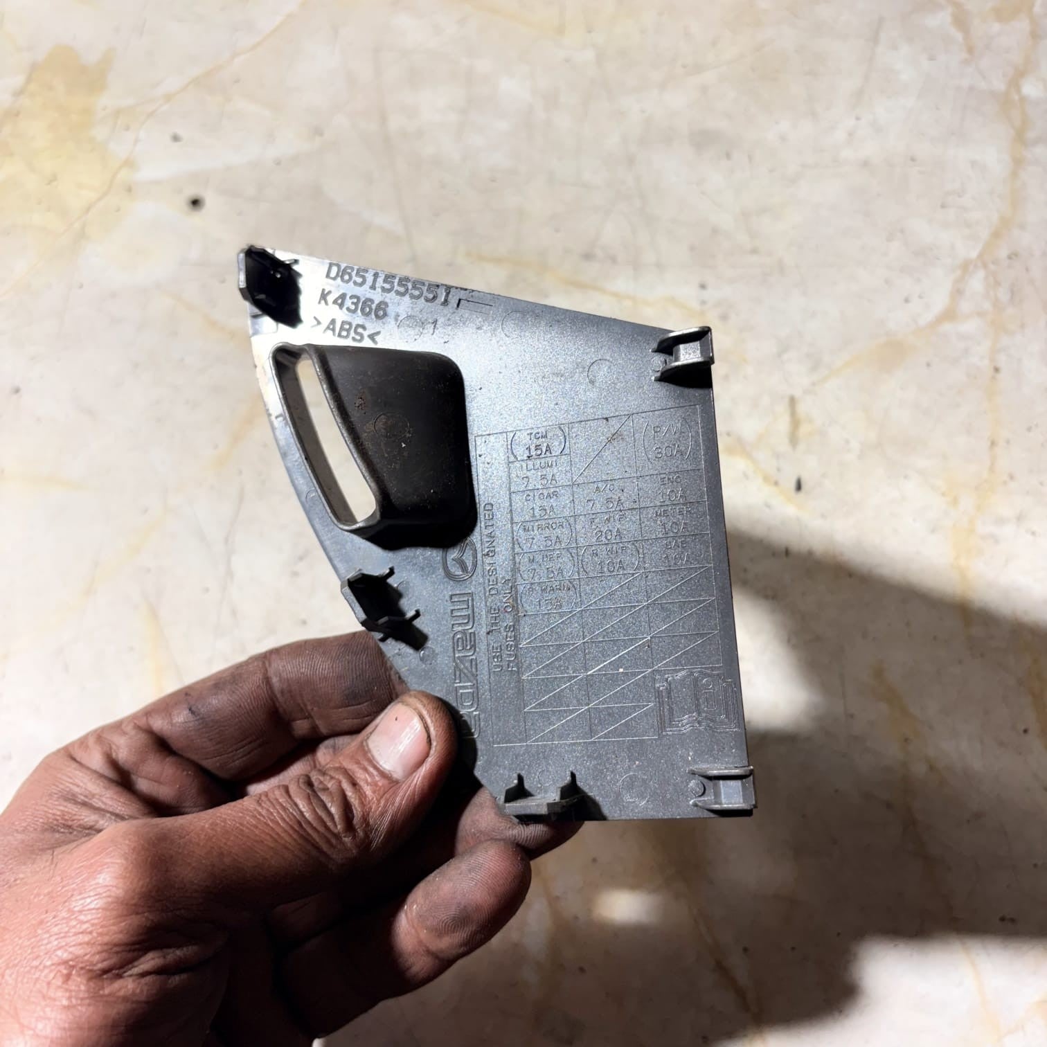 Mazda 2 DE 1.4CD 50kW Diesel Interior Fuse box cover D65155551