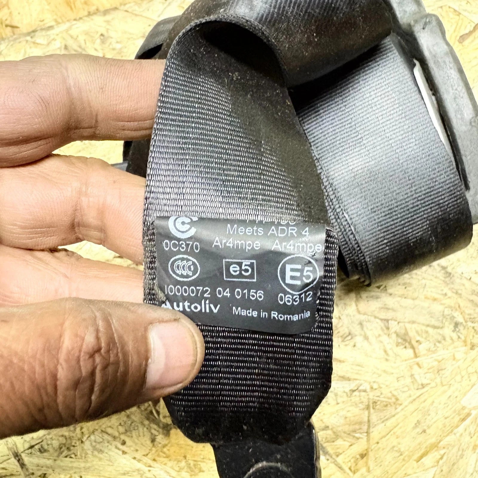 31292072 VOLVO V40 2012-2019 NSR Rear Left Passenger Seat Belt 5 Door