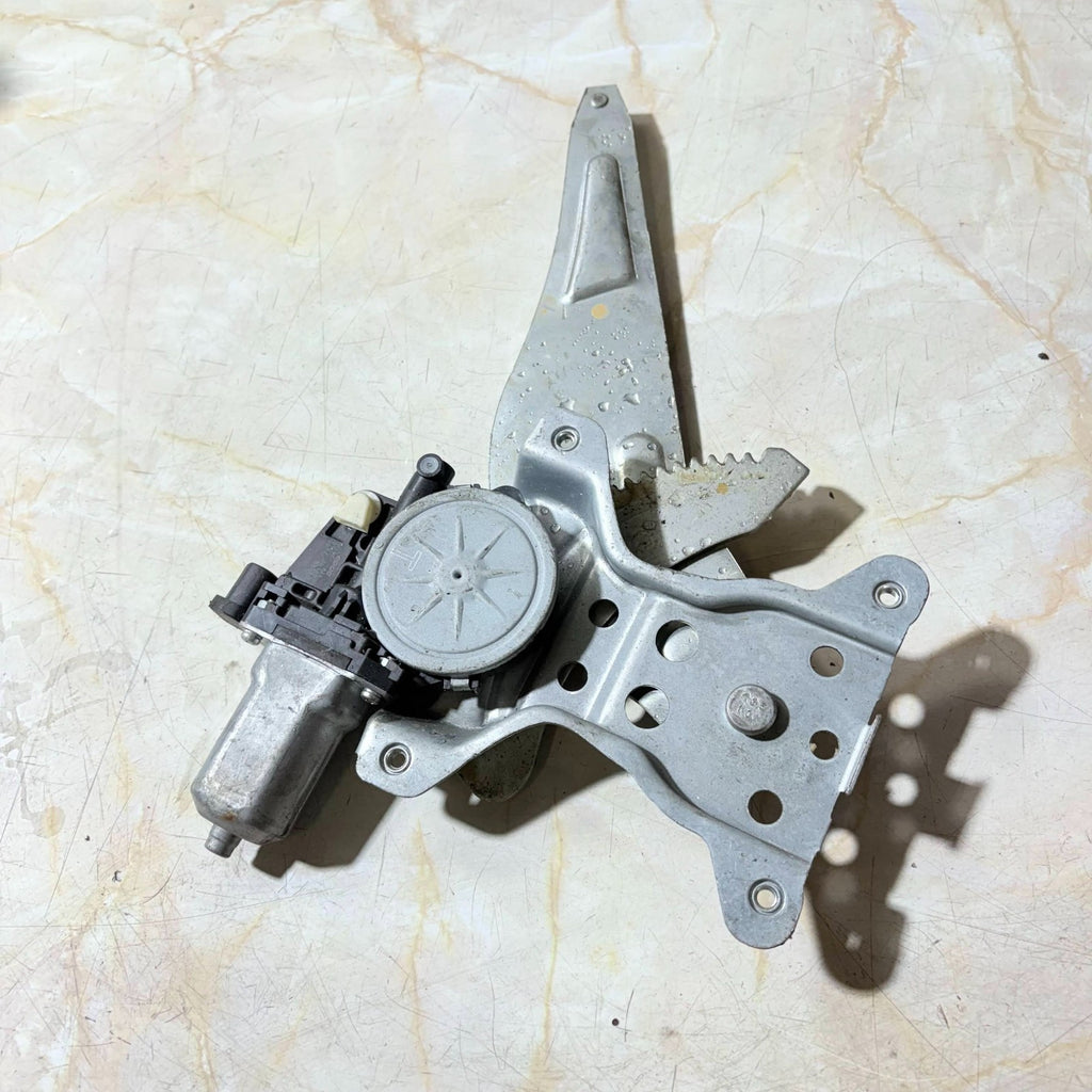 07-13 Suzuki SX4 Passenger Rear Left Side Door Window Motor Regulator