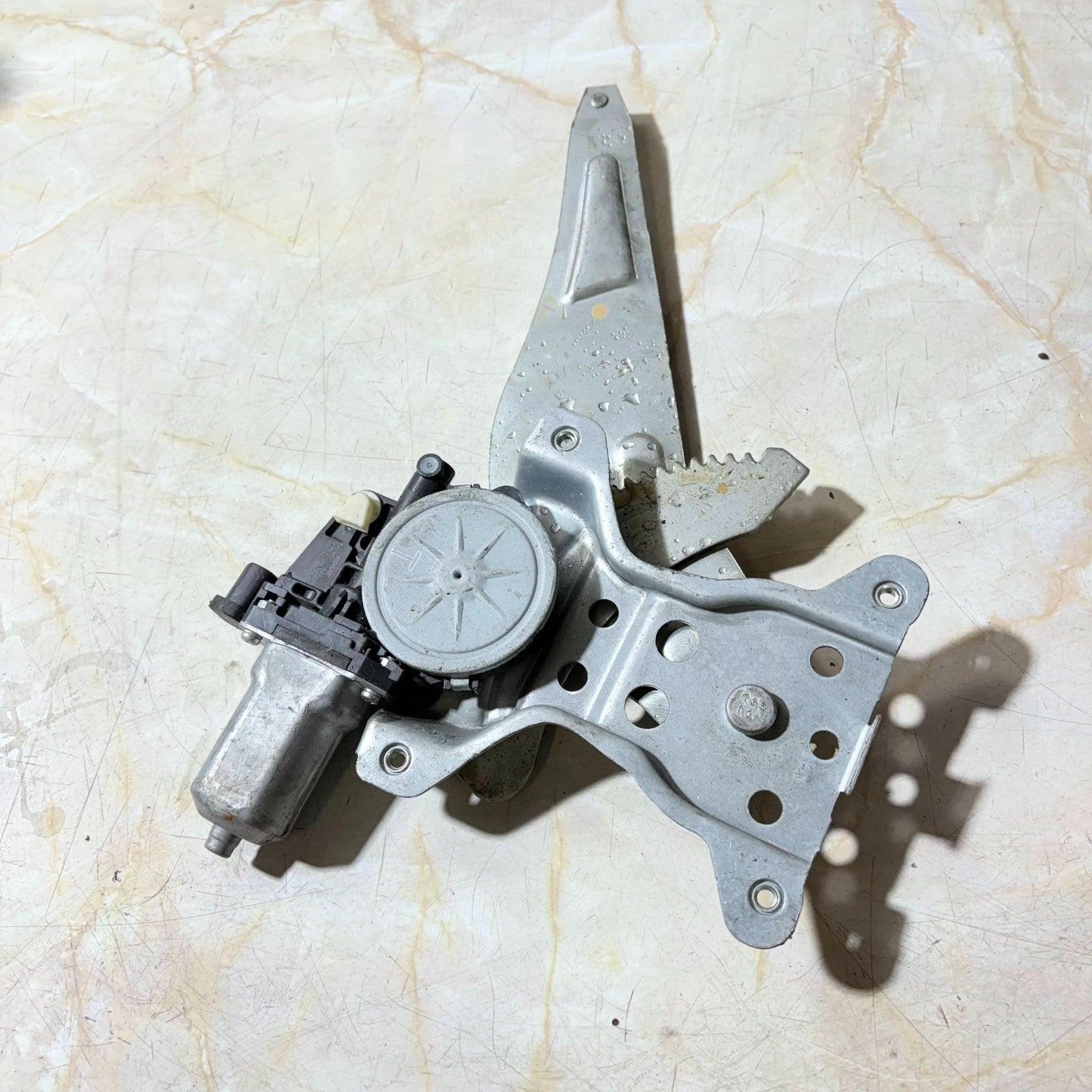 07-13 Suzuki SX4 Passenger Rear Left Side Door Window Motor Regulator