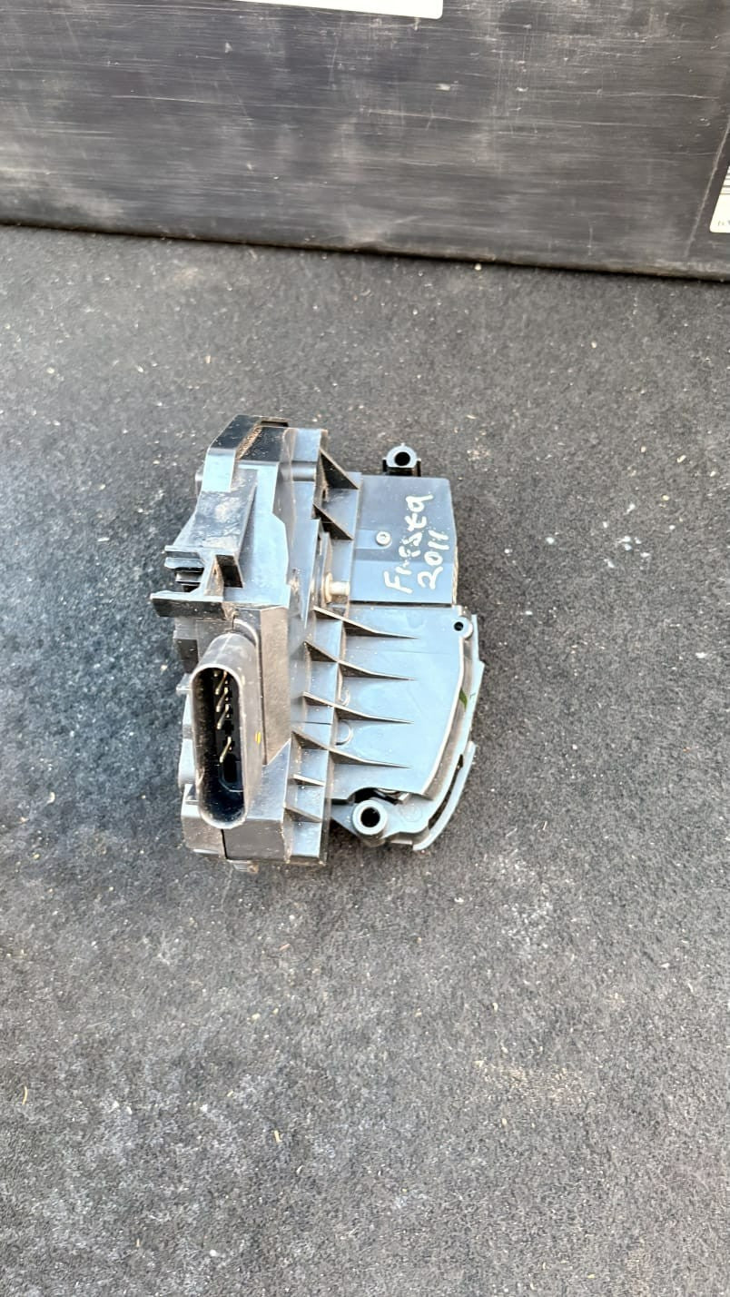 FORD FOCUS MK3 DOOR LOCK REAR PASSENGER NS LEFT BM5A-A26413-BC 2011