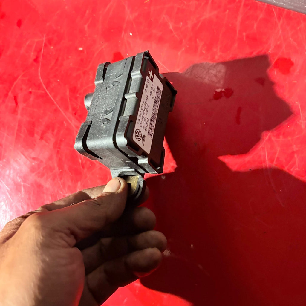 Porsche 2008 Yaw Rate Sensor 7H0 907 652 A