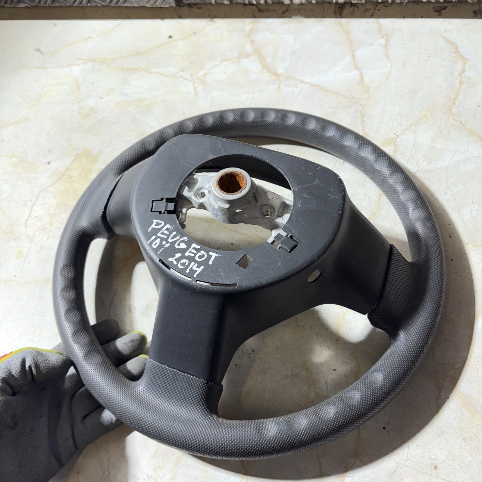 Peugeot 107 Citroen C1 Toyota Aygo 2005-14 3-Spoke Steering Wheel GS120-01840