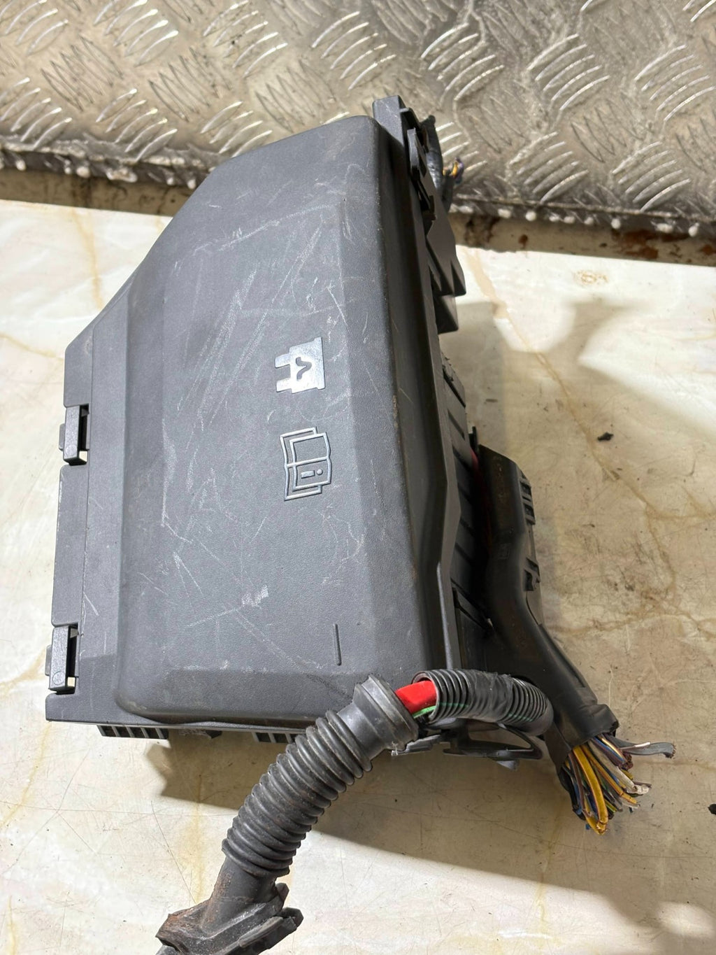Range Rover Evoque L538 Fuse Relay Junction Box Engine Bay 6G9T-14A067-AB 11-18