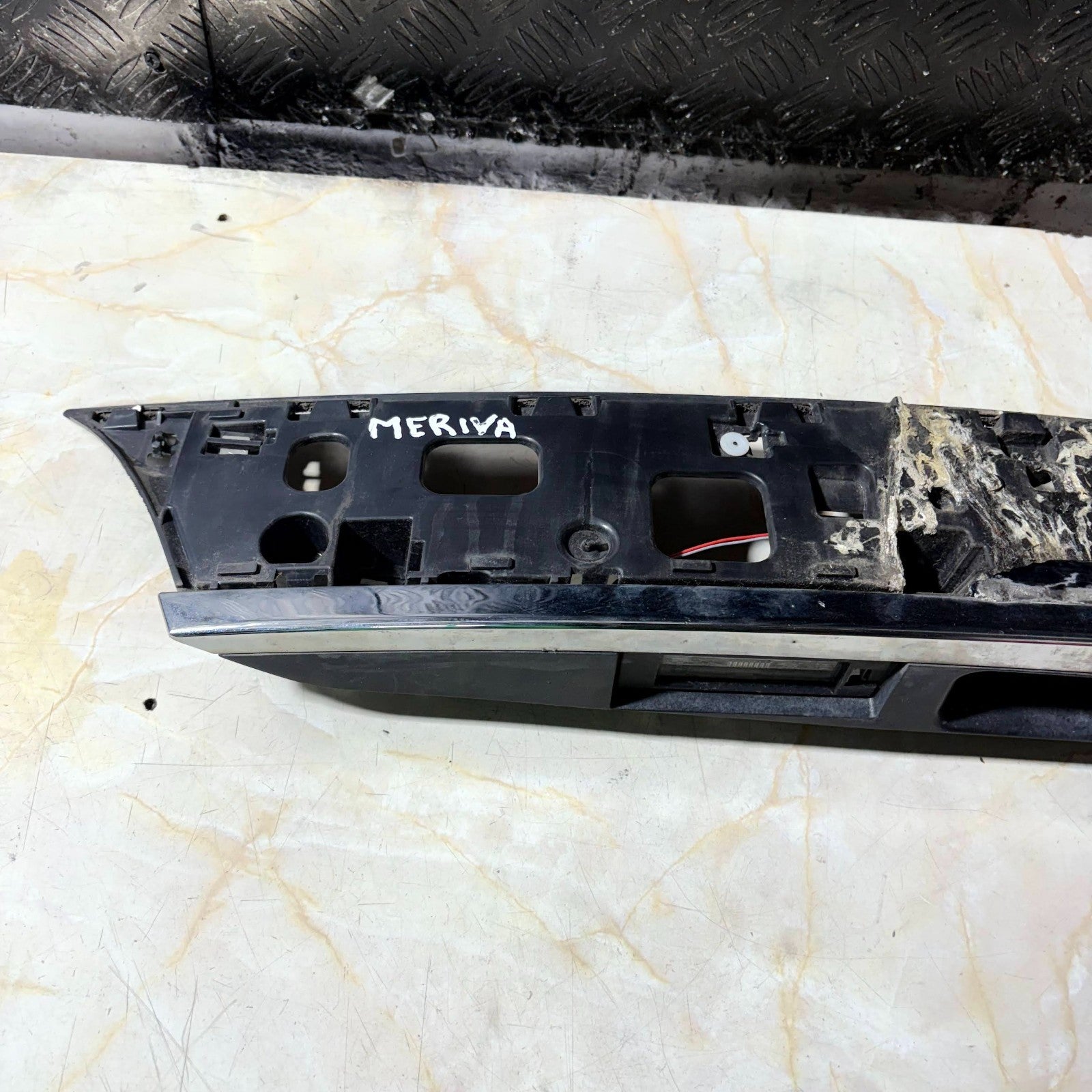 Vauxhall Meriva B 2010-2017 Rear Boot Handle Trim Panel Chrome Strip 13268754