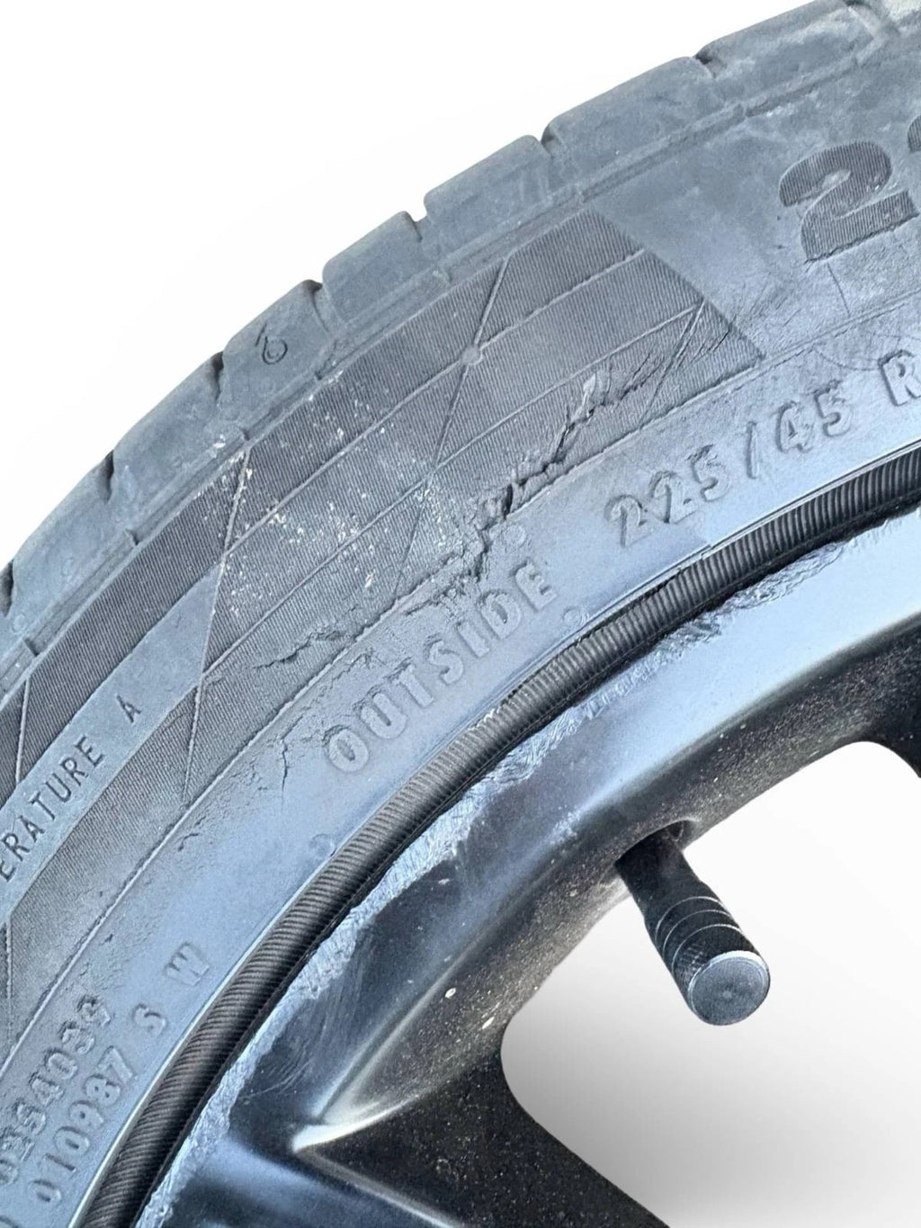 AUDI A3 8P 225/45R17 ALLOY WHEEL 5MM CONTINENTAL 8P0601025CC (1)