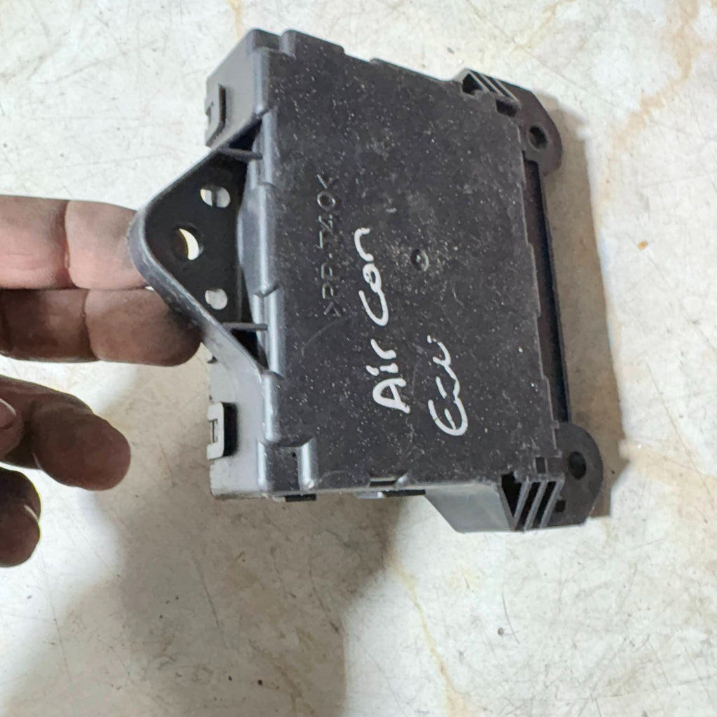 2004-09 TOYOTA PRIUS MK2 AIR CONDITIONER CONTROL ECU 88650-47051