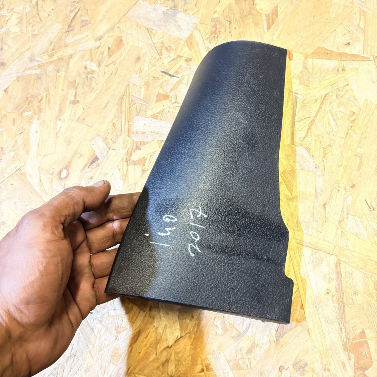HYUNDAI i40 2011-2019 846803Z900 Center Console Trim