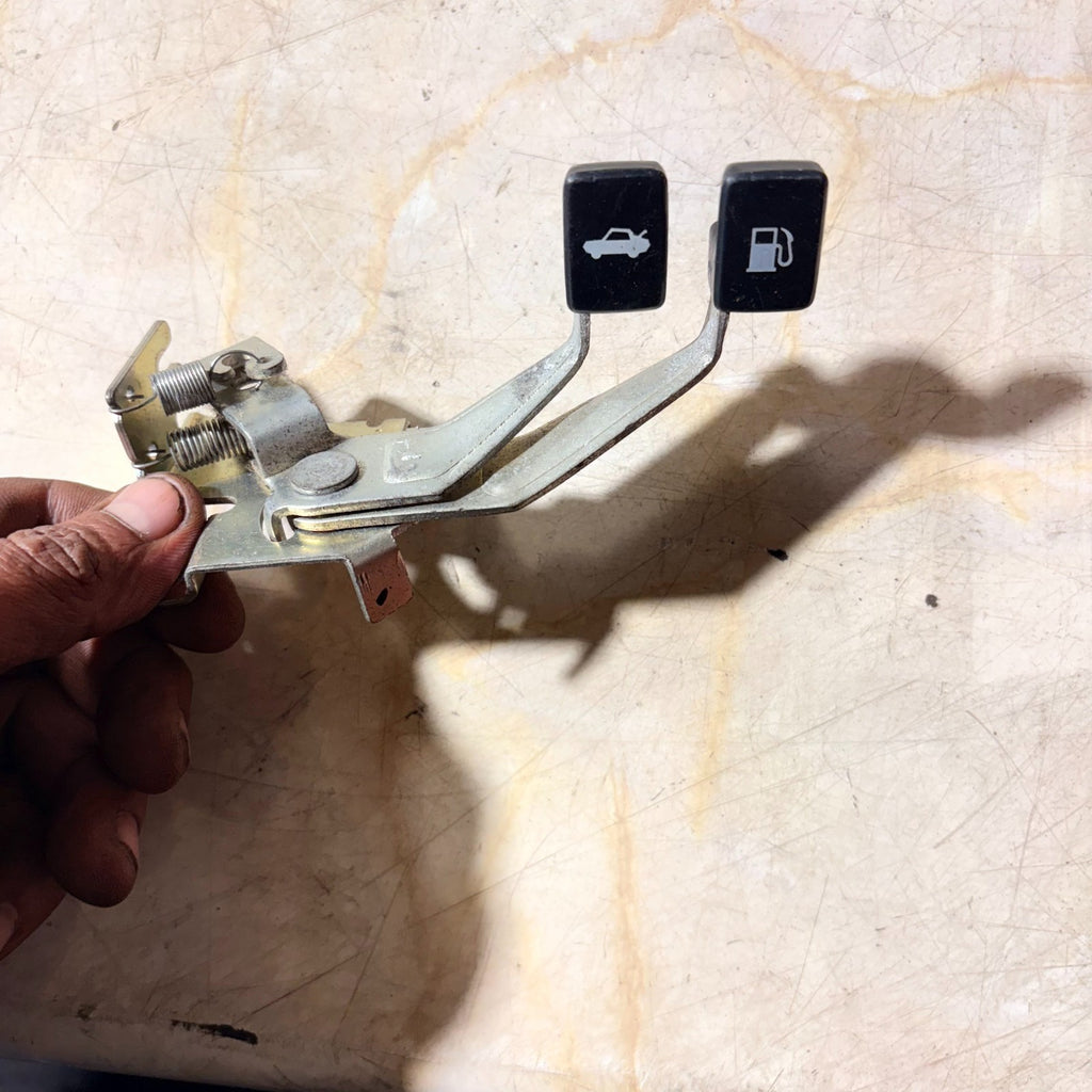 SUZUKI LEVER FUEL LID and BONNET OPENER