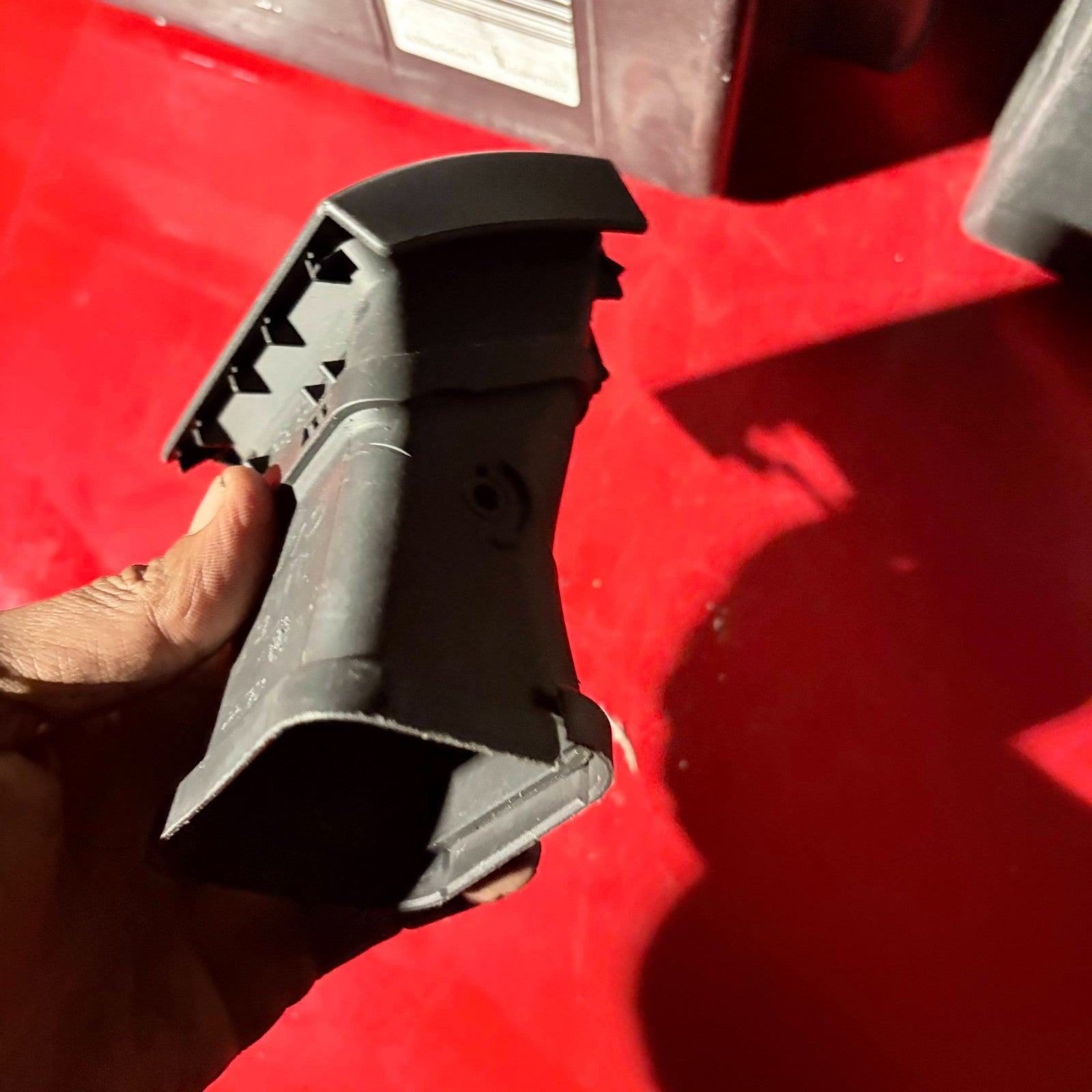 VOLVO FRONT LEFT AIR VENT (PASSENGER SIDE)