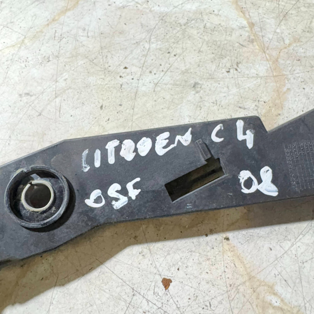 CITROEN C4 MK1 2006-2010 FRONT RIGHT SIDE BUMPER WING BRACKET 9656670980