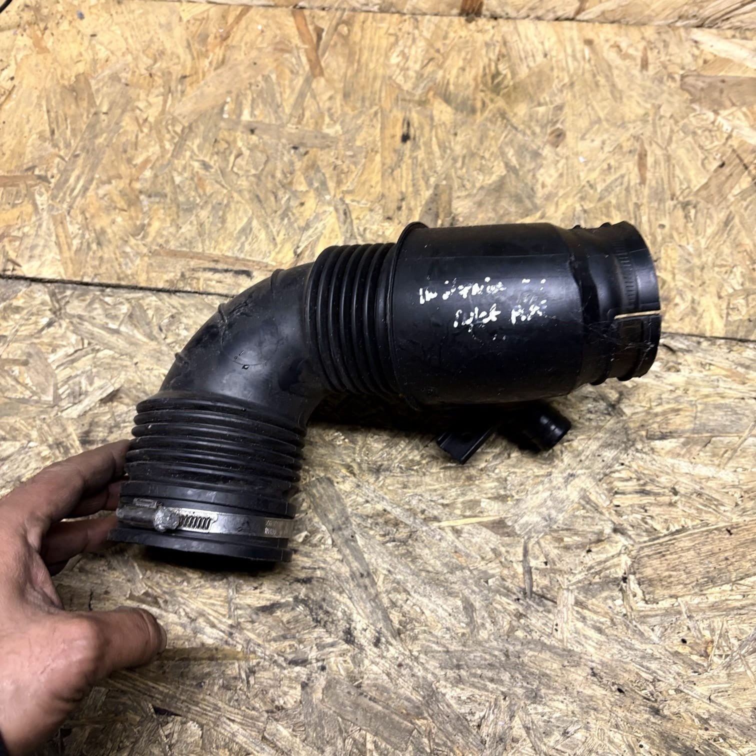 Vauxhall Opel Insignia Mk1 2.0 CDTi A20DTH Air Intake Pipe Hose 55561787 09-17