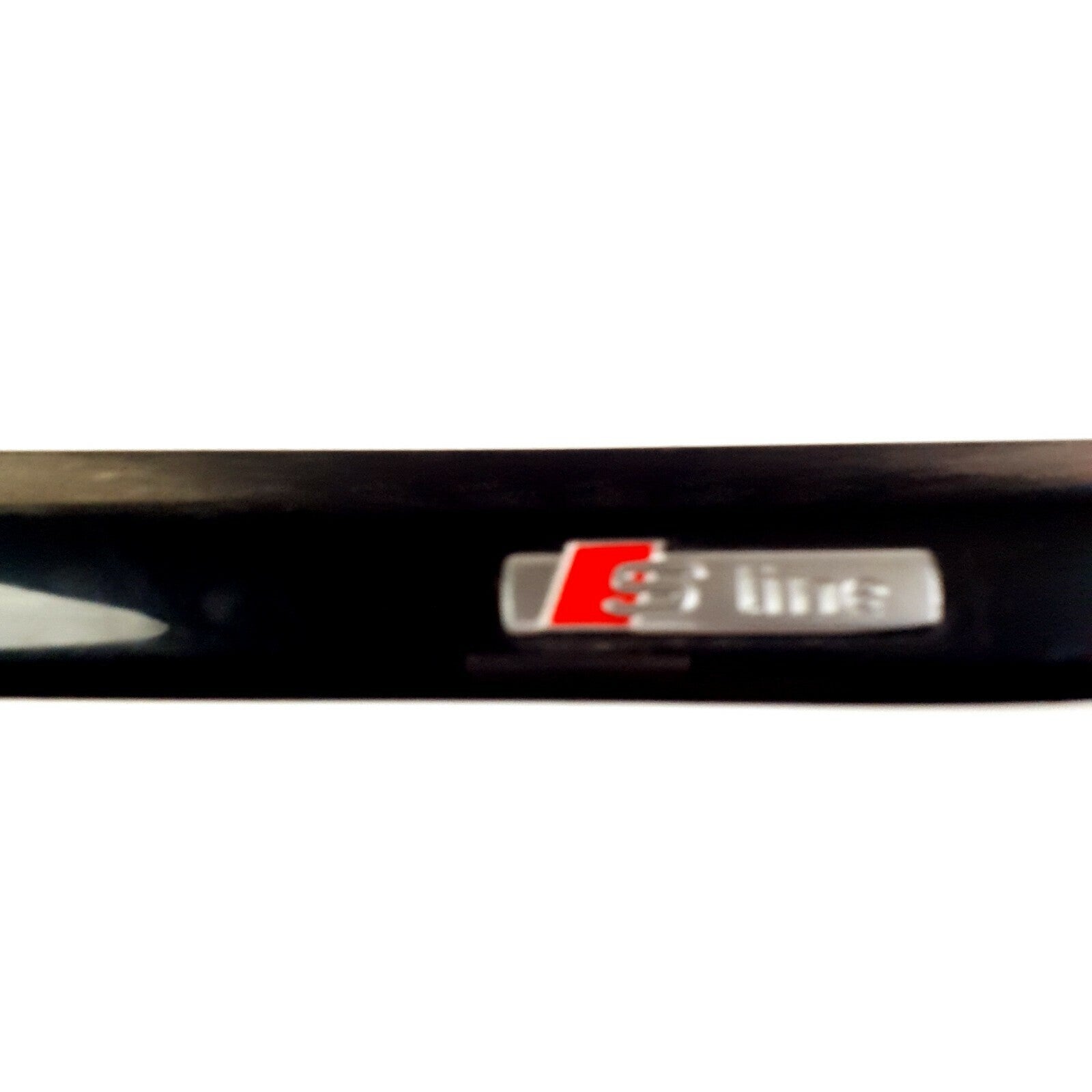 AUDI B6 A4 NEARSIDE PASSENGER OUTER TRIM 8H0853983 CABRIOLET 05 2.5 LITRE TDI V6