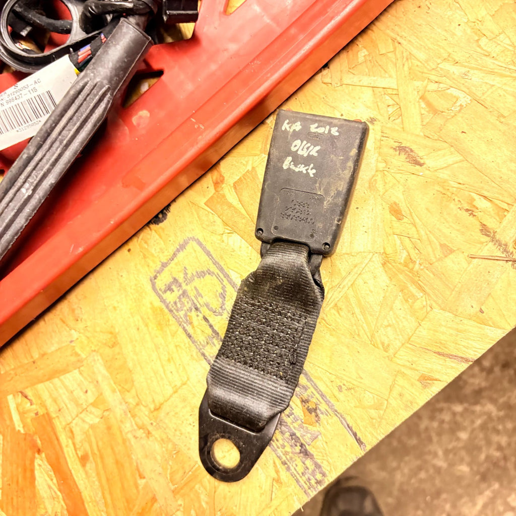 Ford Ka MK2 Drivers Rear Seatbelt Buckle Catch 33033400 2008-2016