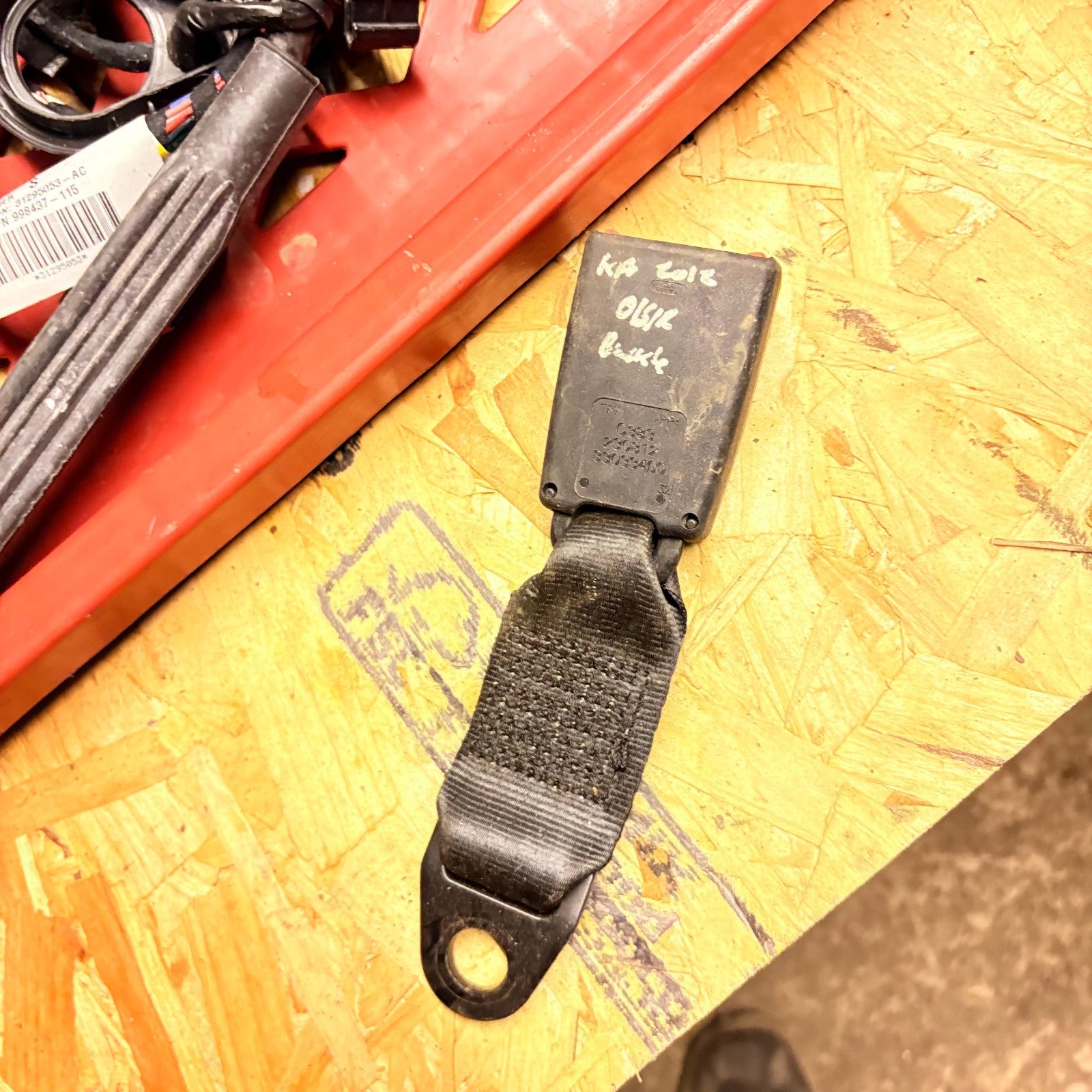 Ford Ka MK2 Drivers Rear Seatbelt Buckle Catch 33033400 2008-2016